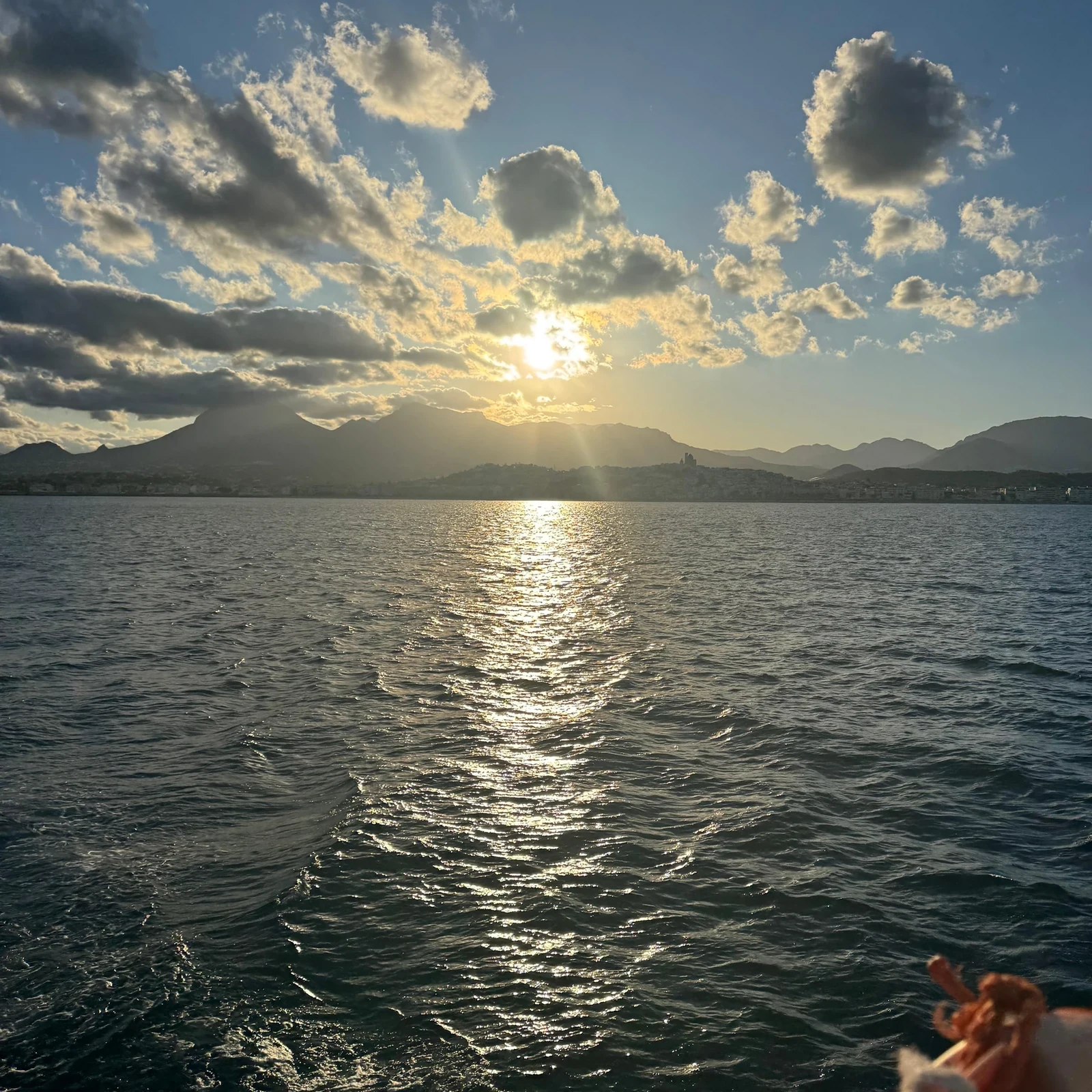 Altea vom Meer: Katamaranfahrt am Tag oder bei Sonnenuntergang