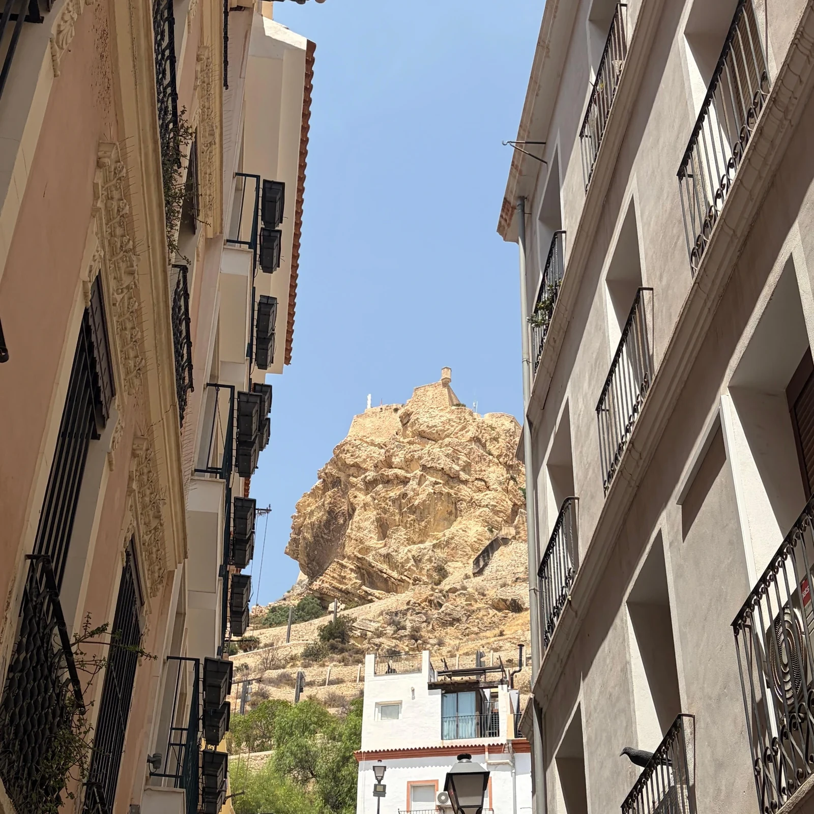 Alicante à pied : deux heures pour comprendre les strates de son histoire