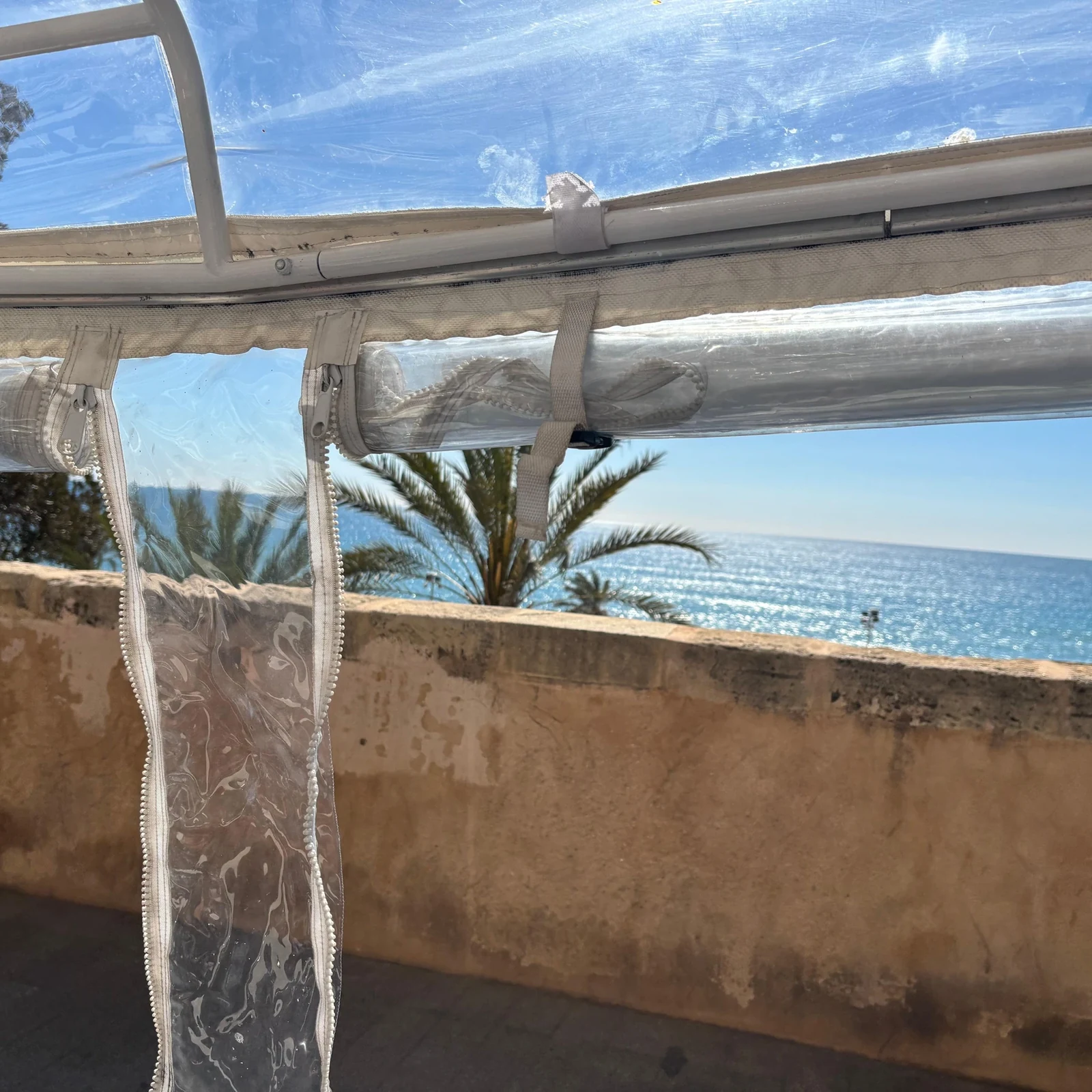 See Alicante by electric tuk-tuk without covering everything on foot