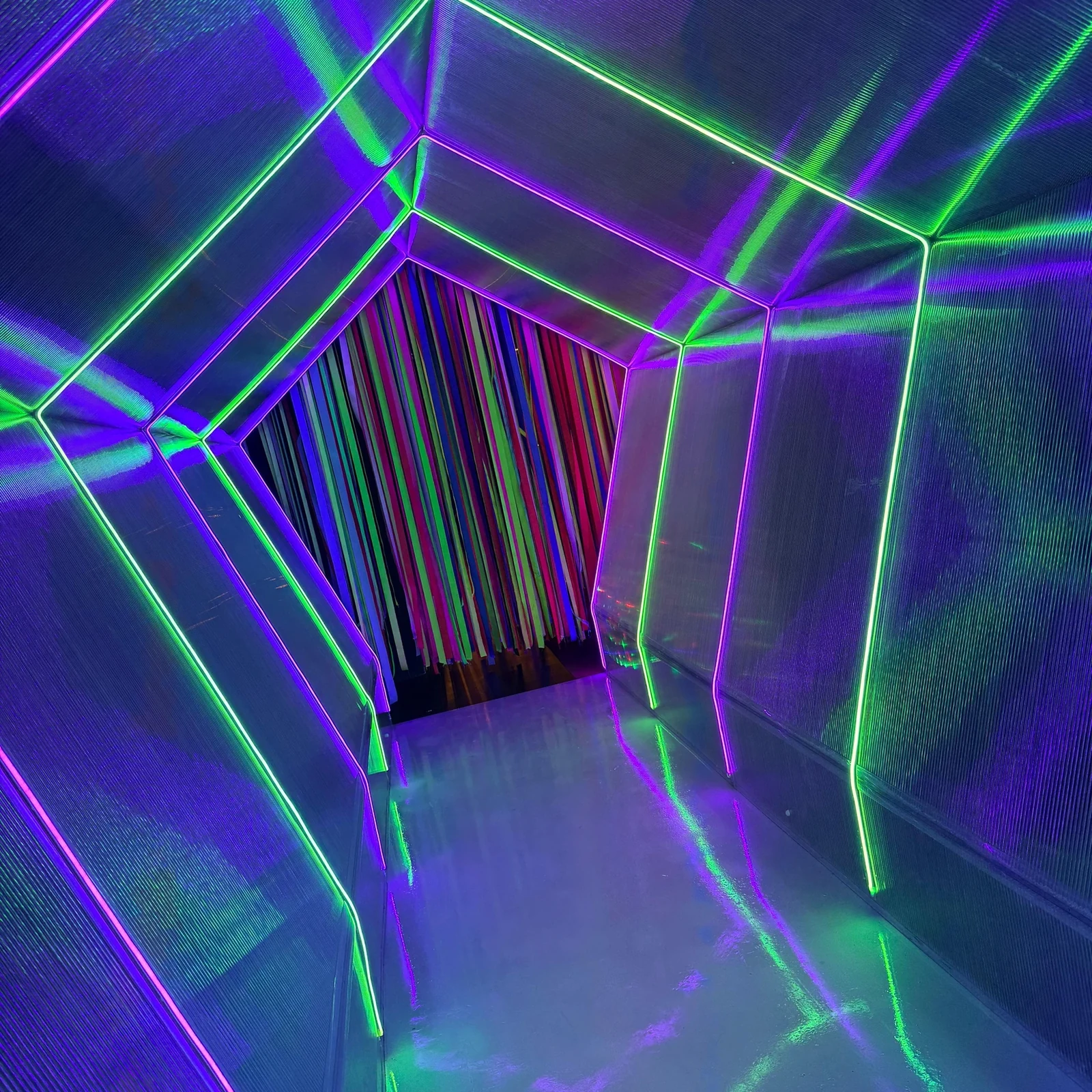 Aura Museum Alicante: una hora entre luz, sonido y espacios interactivos