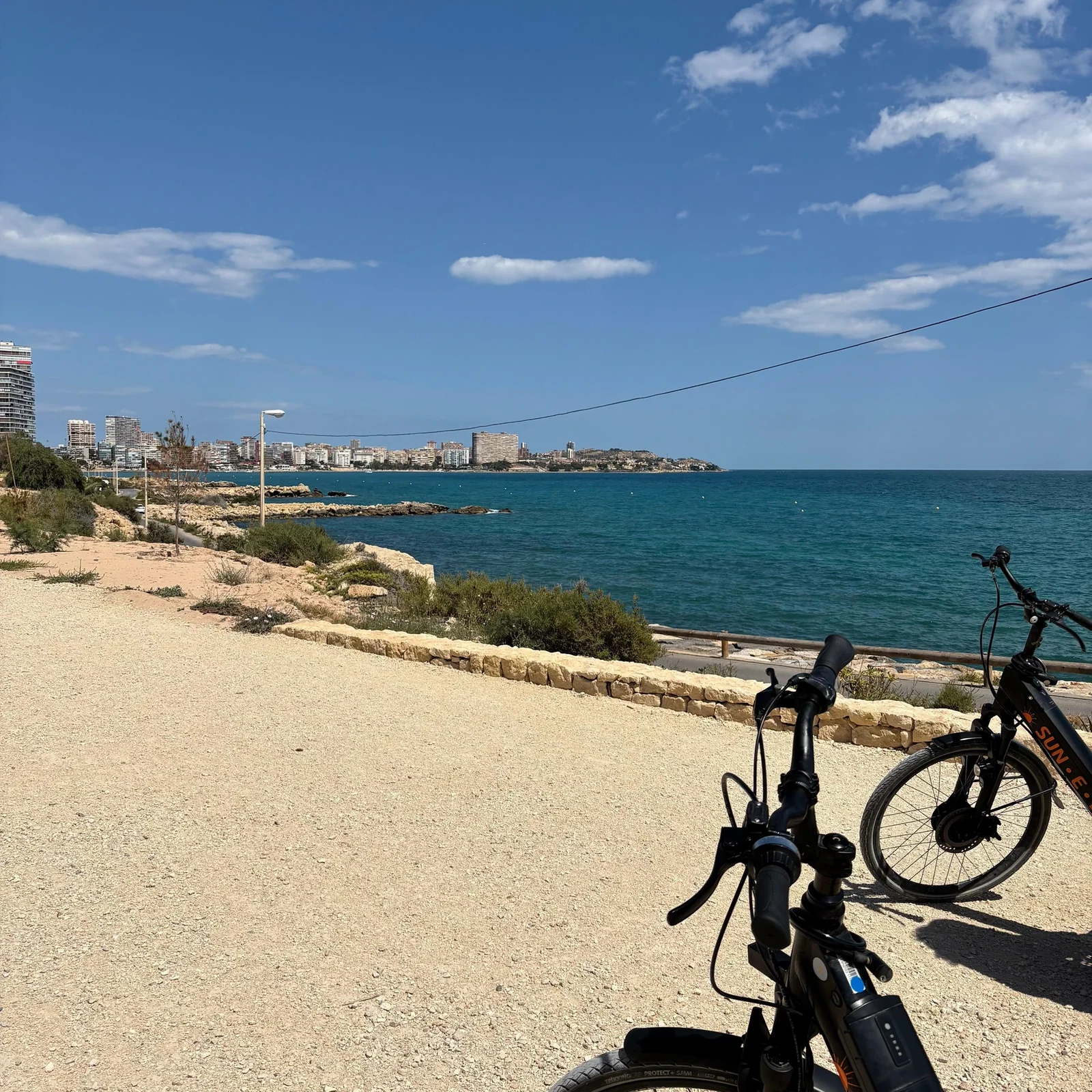 Alicante en e-bike : deux heures pour découvrir la côte avec un guide