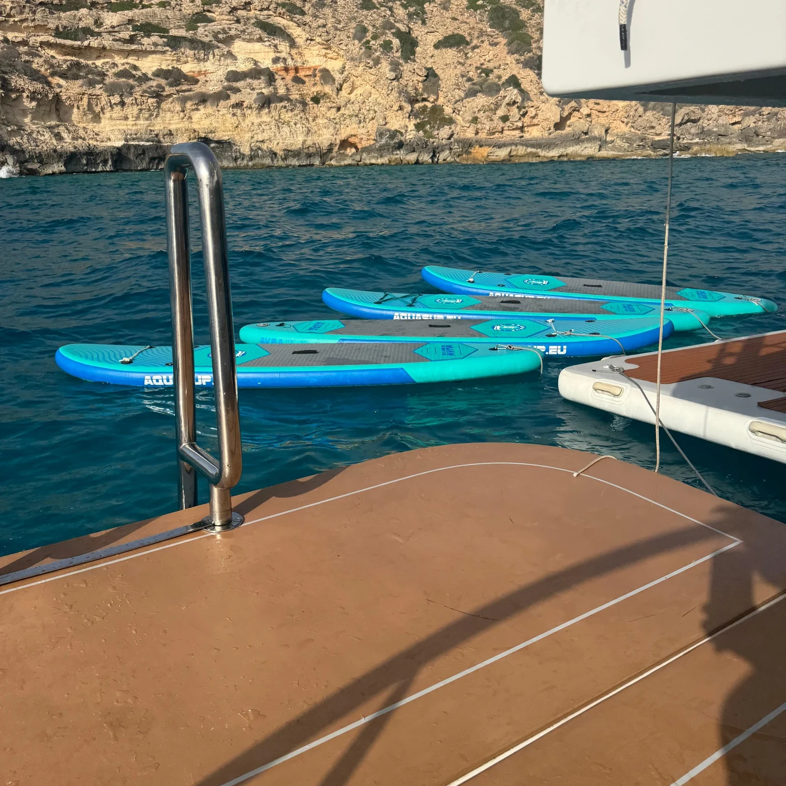Majorque au coucher du soleil en catamaran avec baignade, repas et option VIP