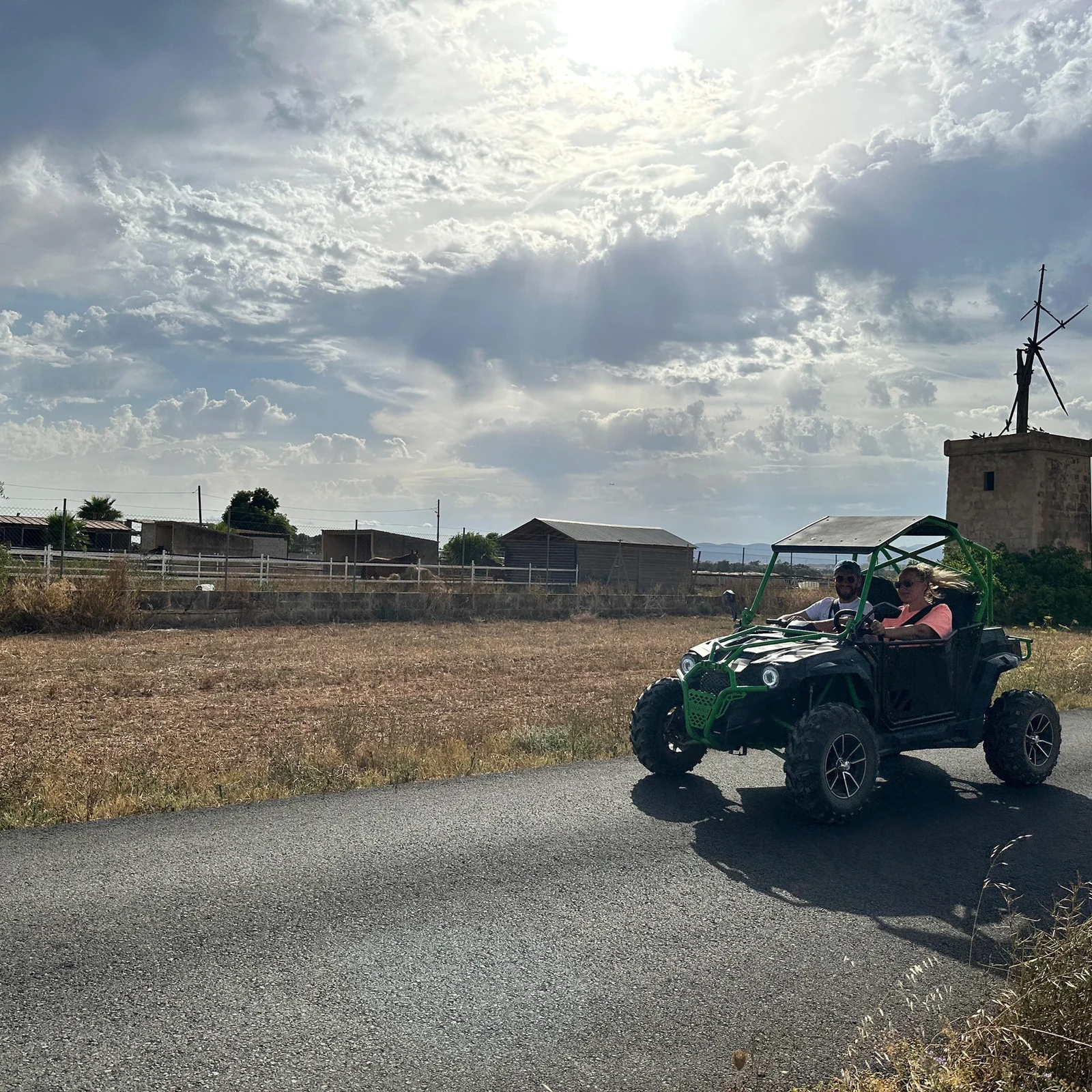 Mallorca im Buggy: Landschaft, Küste und ein Stopp am Meer