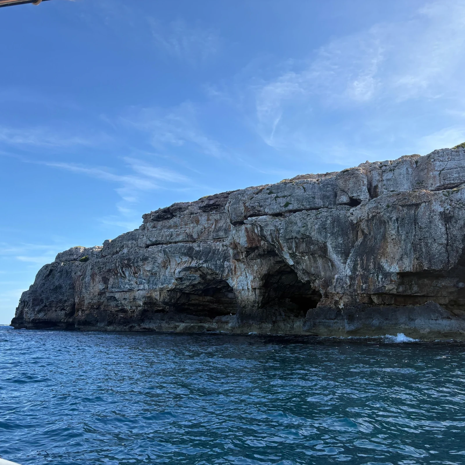 Une grotte marine, cinq criques et du snorkeling en 1 h 30 depuis Portocolom