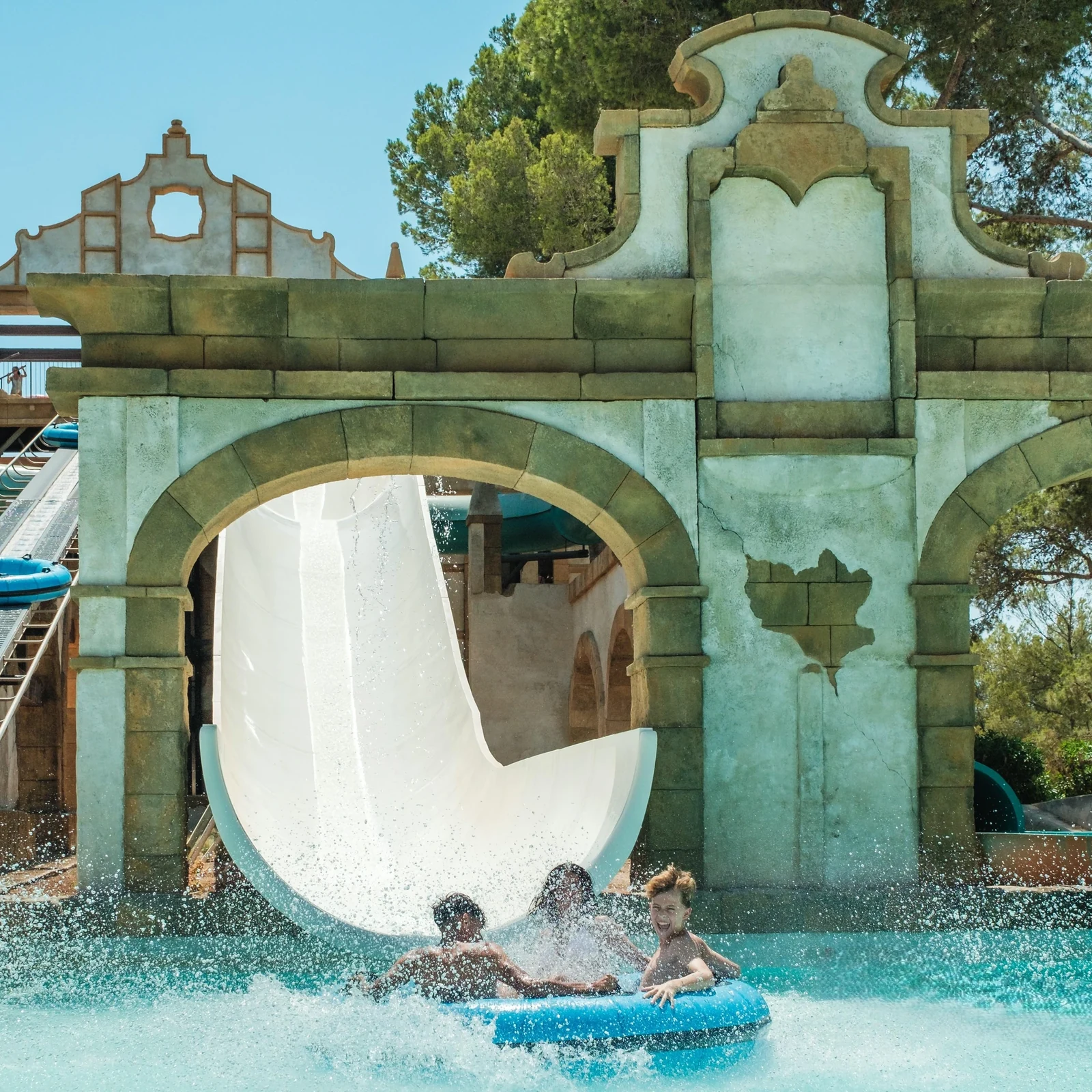 Aqualand El Arenal : une journée de toboggans et d’attractions aquatiques à Majorque