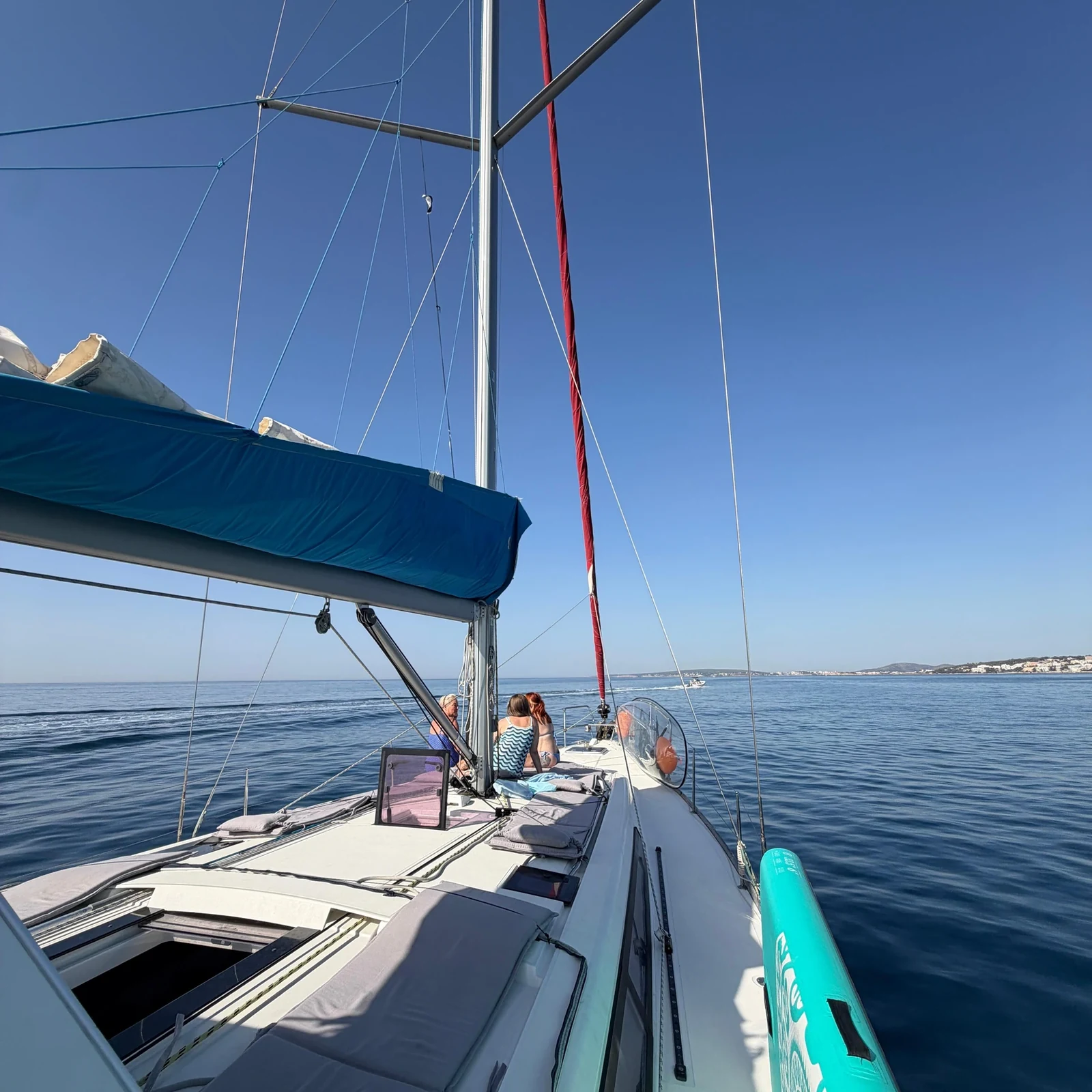 Tour privado en barco por Mallorca: elige velero tranquilo o lancha rápida
