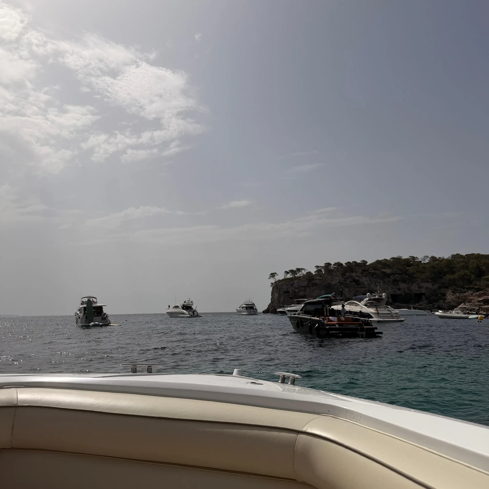 4 hours on a private yacht along Palma’s coast for your group