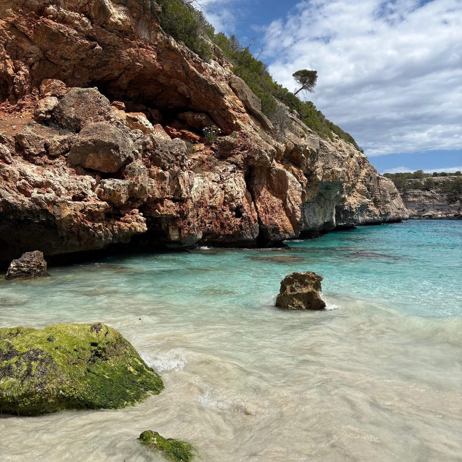 Drei Buchten auf Mallorca mit Schnorcheln, Wandern und SUP an einem Tag