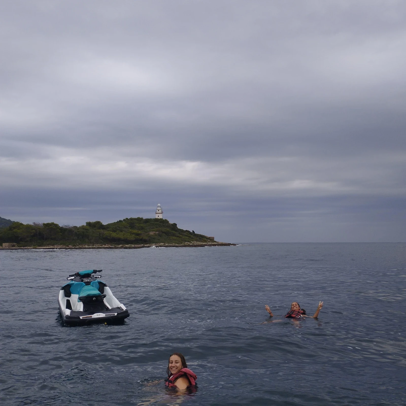 Une heure de jet-ski guidé dans la baie d'Alcudia, avec photos incluses