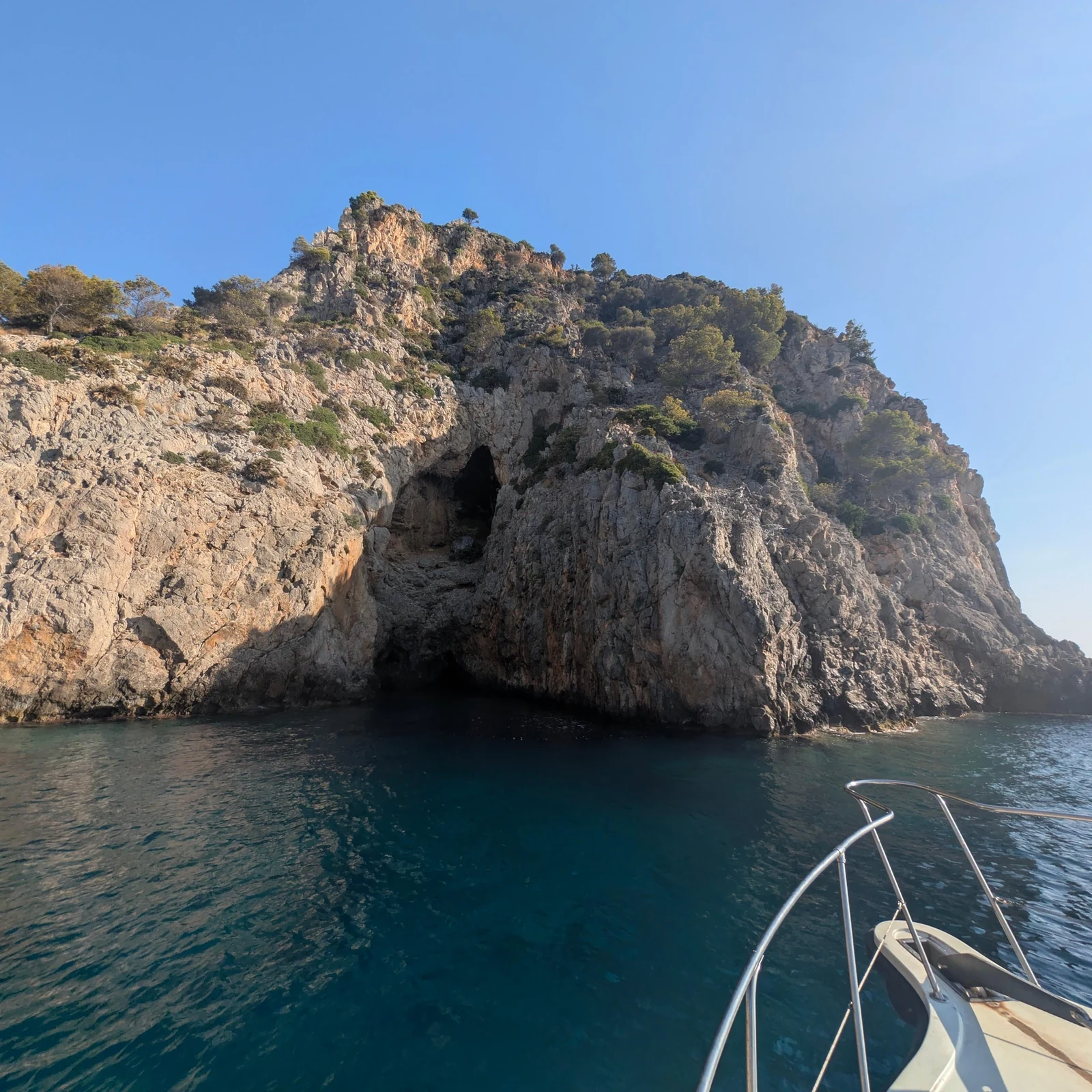 Bootstour ab Alcúdia: Coll Baix, Schnorcheln, SUP, Essen und Getränke
