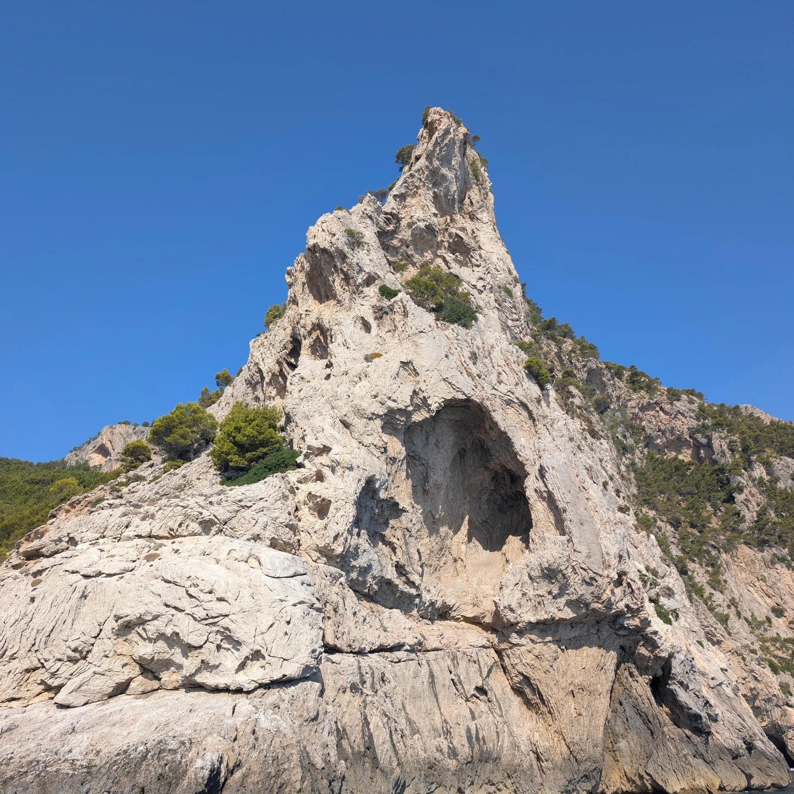 Bootstour ab Alcúdia: Coll Baix, Schnorcheln, SUP, Essen und Getränke