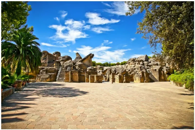Tour Itálica romana desde Sevilla con guía y entrada incluida: ¿merece la pena?