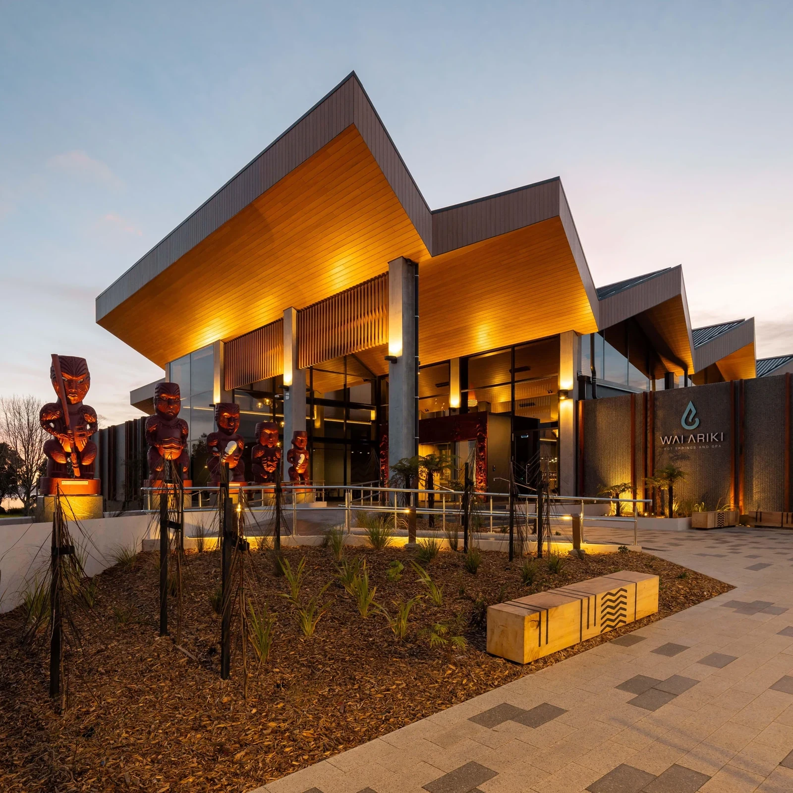 Māori wellness among thermal waters and Lake Rotorua views