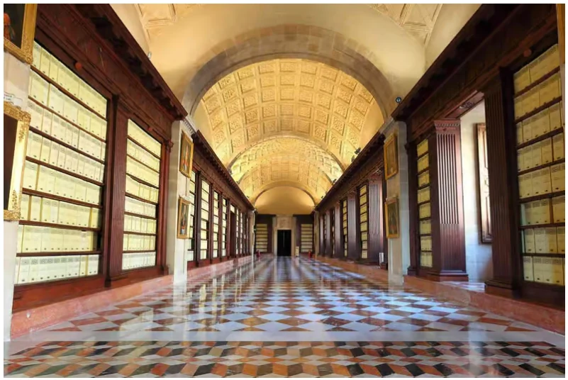 Archivo de Indias visita guiada en Sevilla
