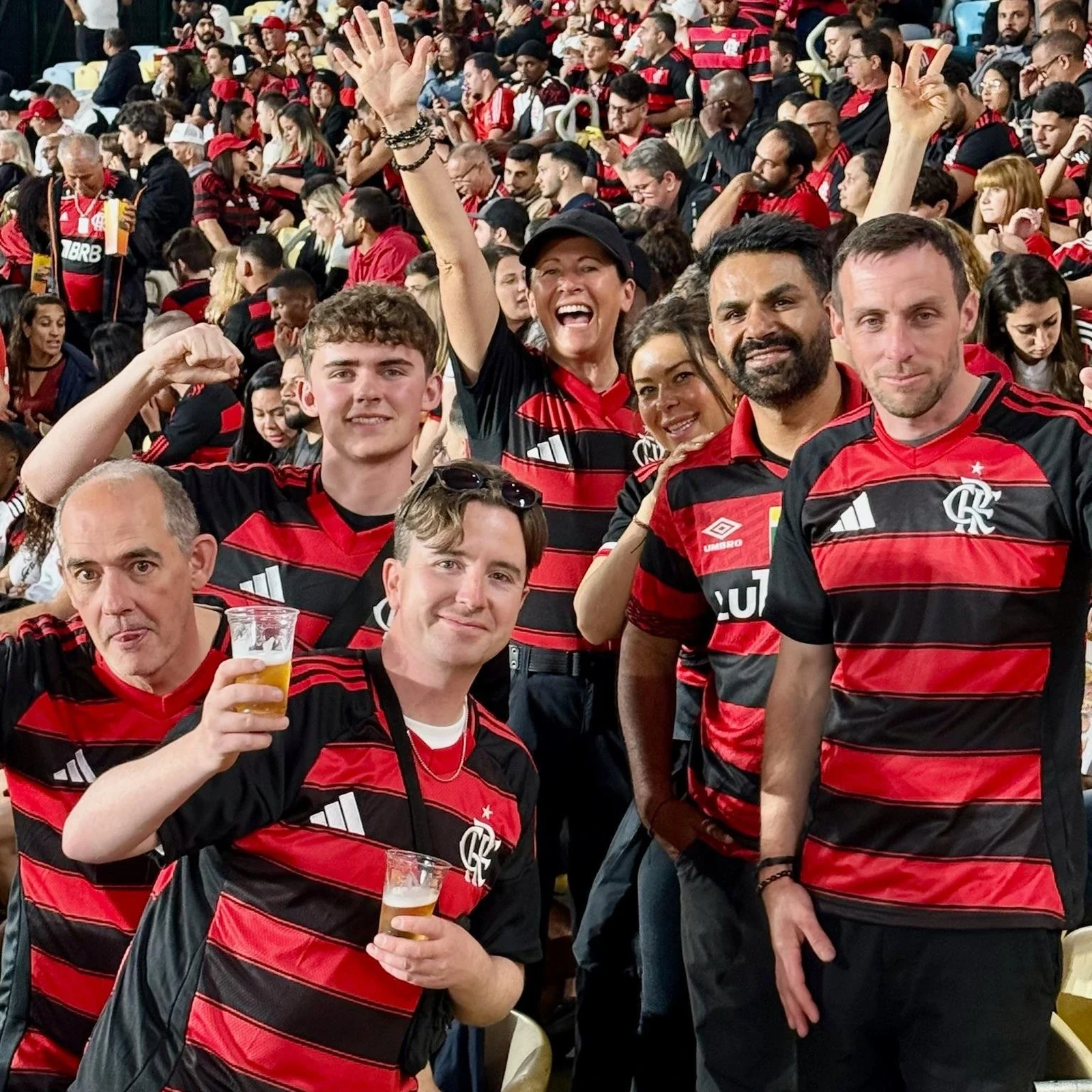 Vive un partido de fútbol en el Maracanã