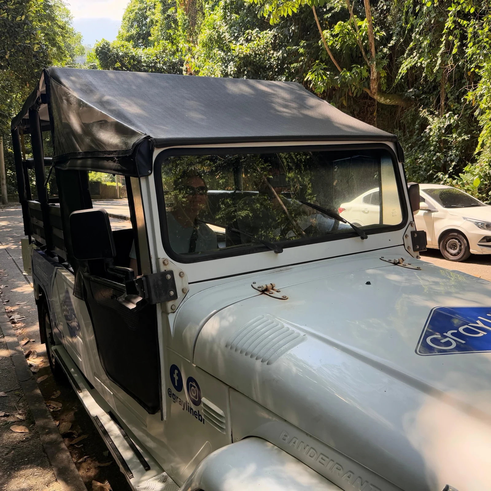 Entdecke den Tijuca-Regenwald per Jeep und zu Fuß