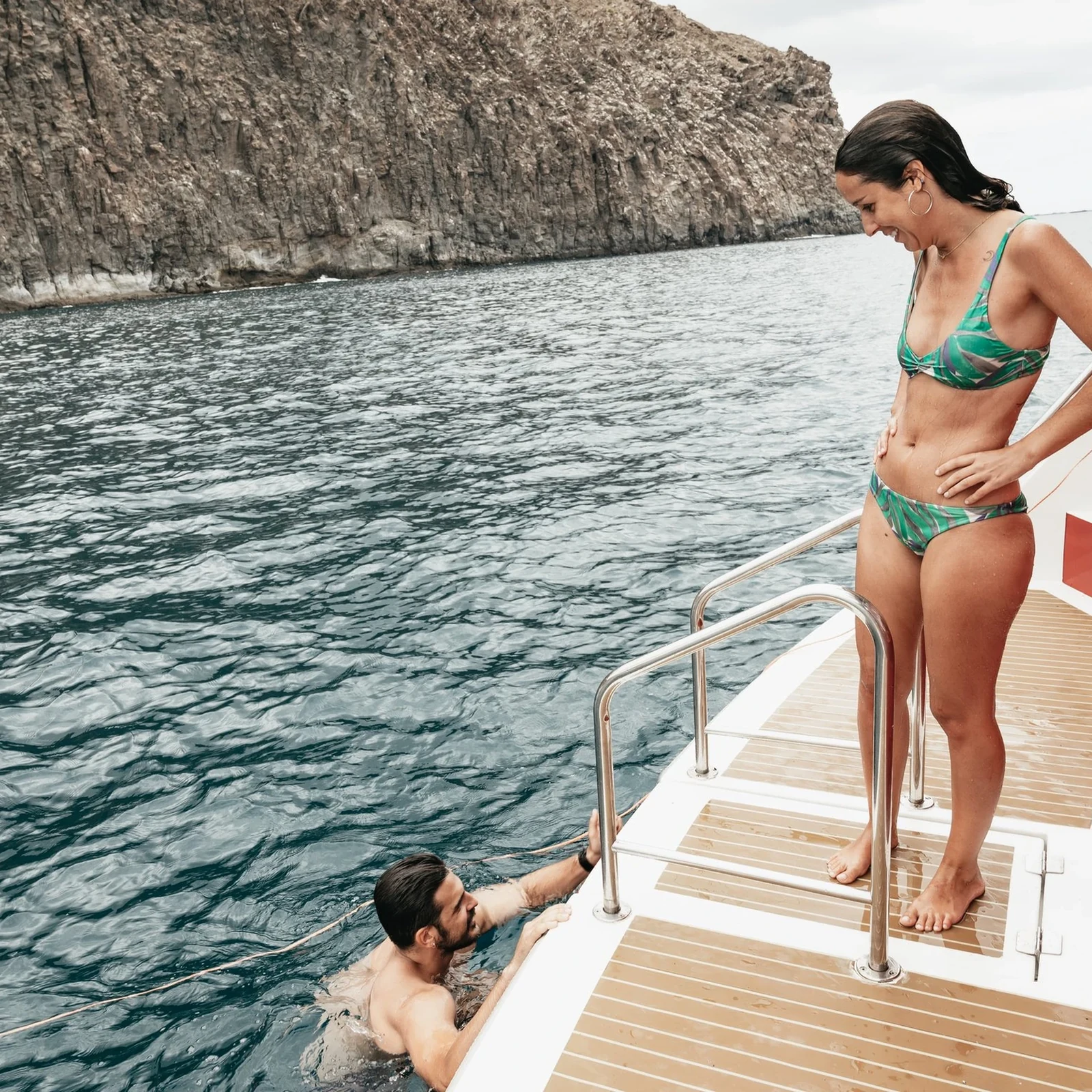 Look for whales and dolphins from Los Cristianos aboard Travelin’ Lady