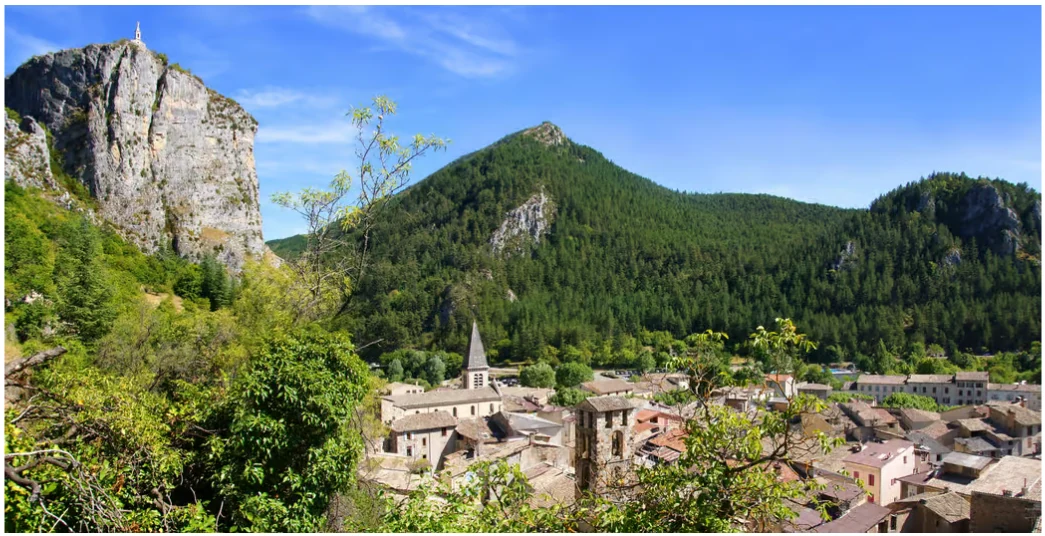 Excursion Gorges du Verdon depuis Nice : lac, villages et paysages de Provence