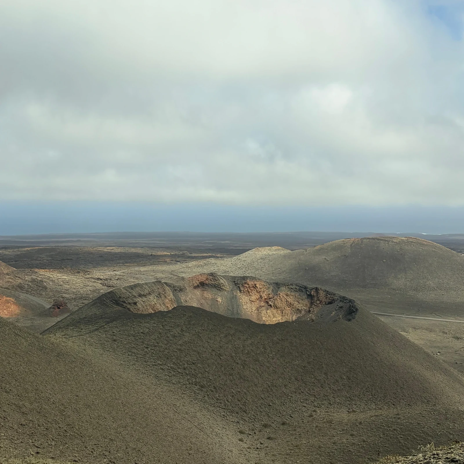 Découvrez les cratères et champs de lave de Timanfaya