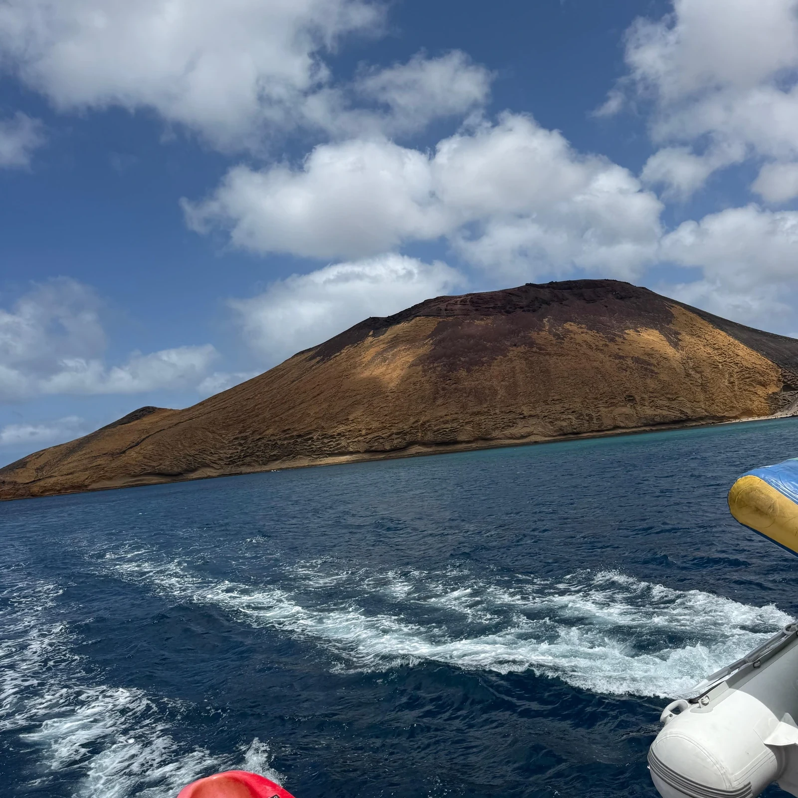 La Graciosa by catamaran: coastal sailing, lunch and water activities