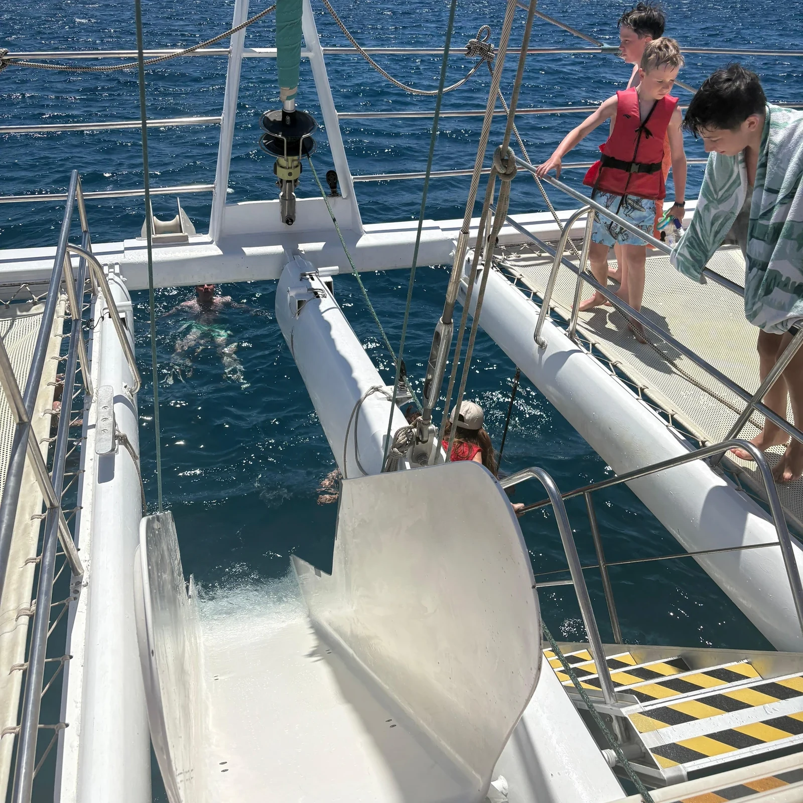 Naviguez jusqu’à Papagayo et baignez-vous près du catamaran