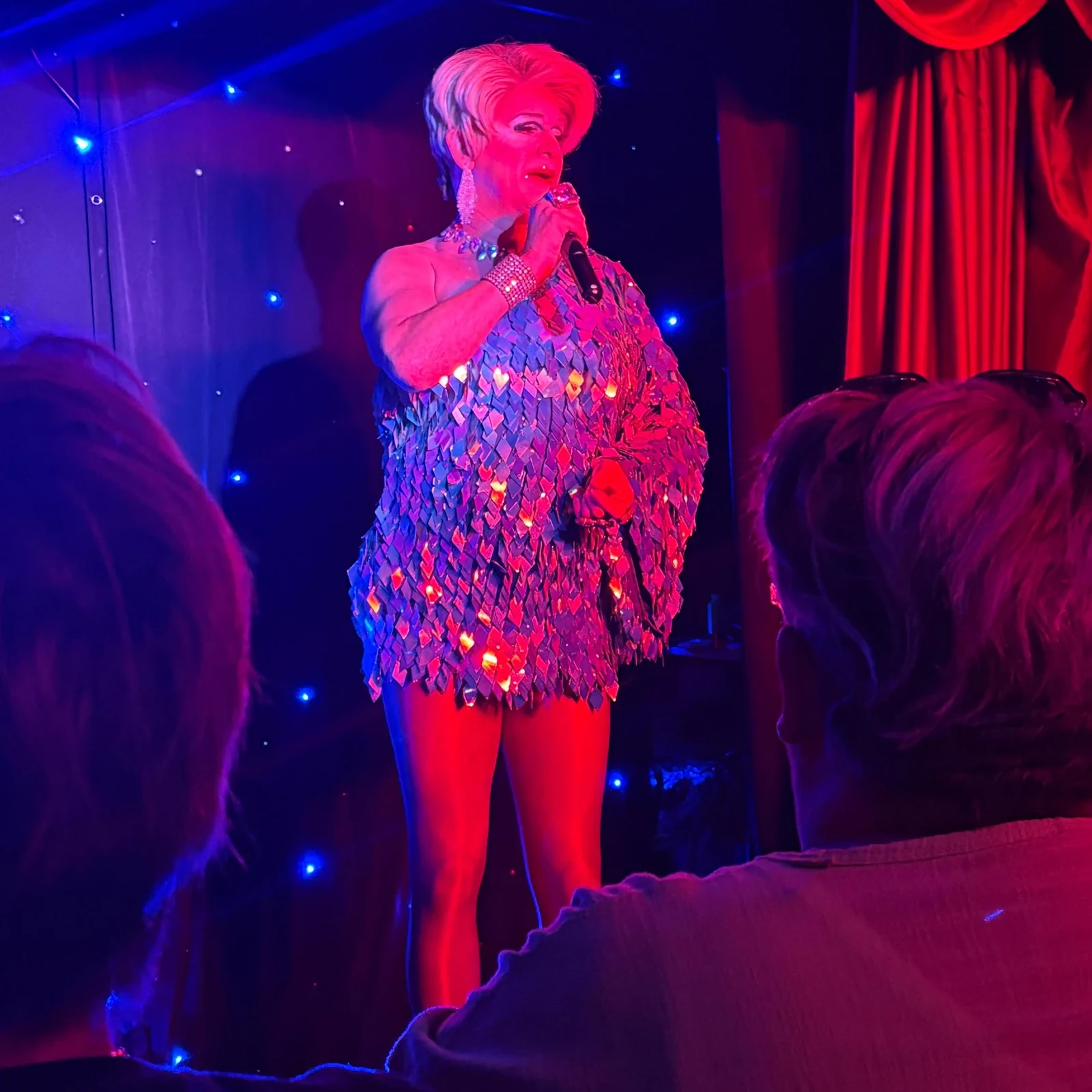 Une soirée de cabaret, chant et comédie avec The Contessa Guapatini