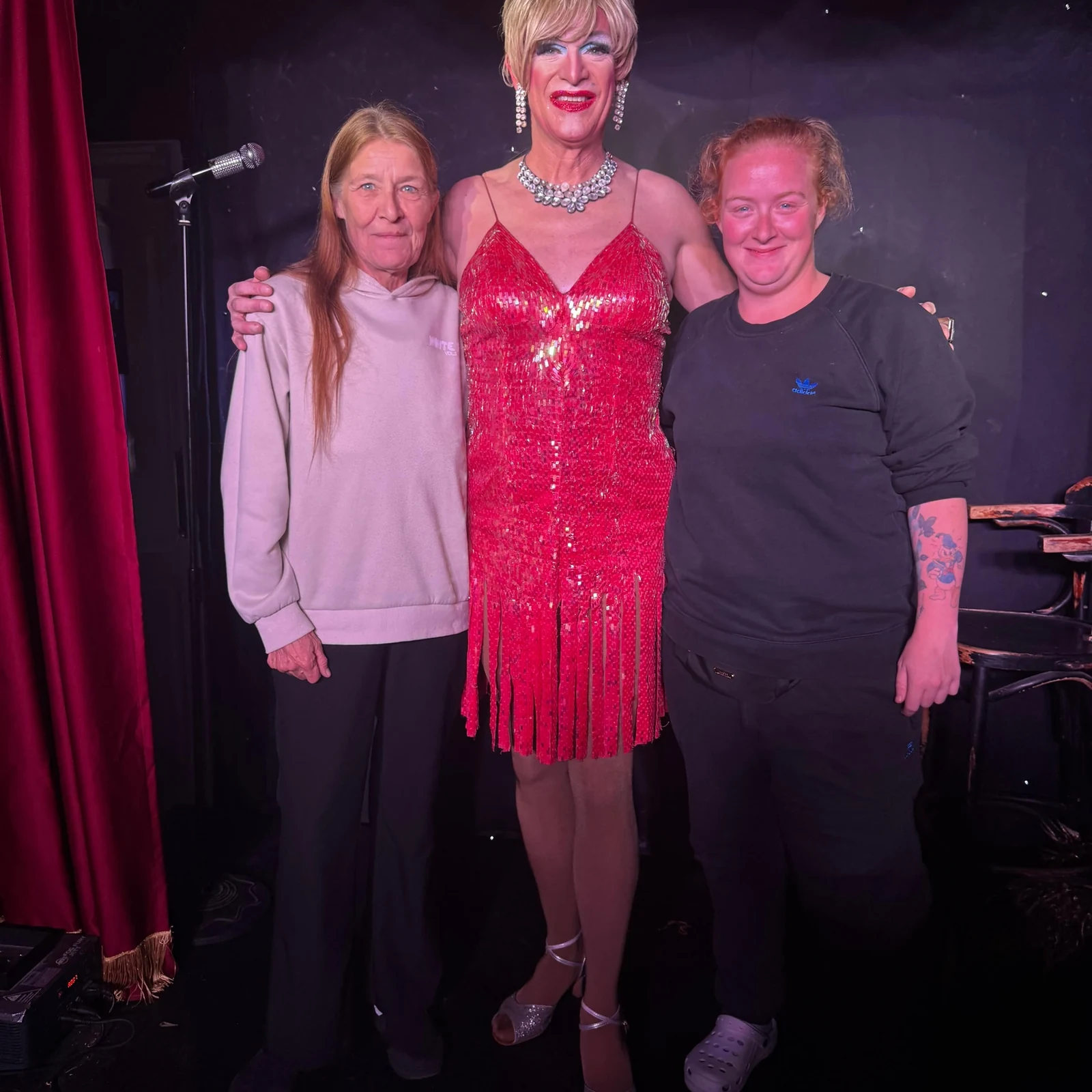 Une soirée de cabaret, chant et comédie avec The Contessa Guapatini