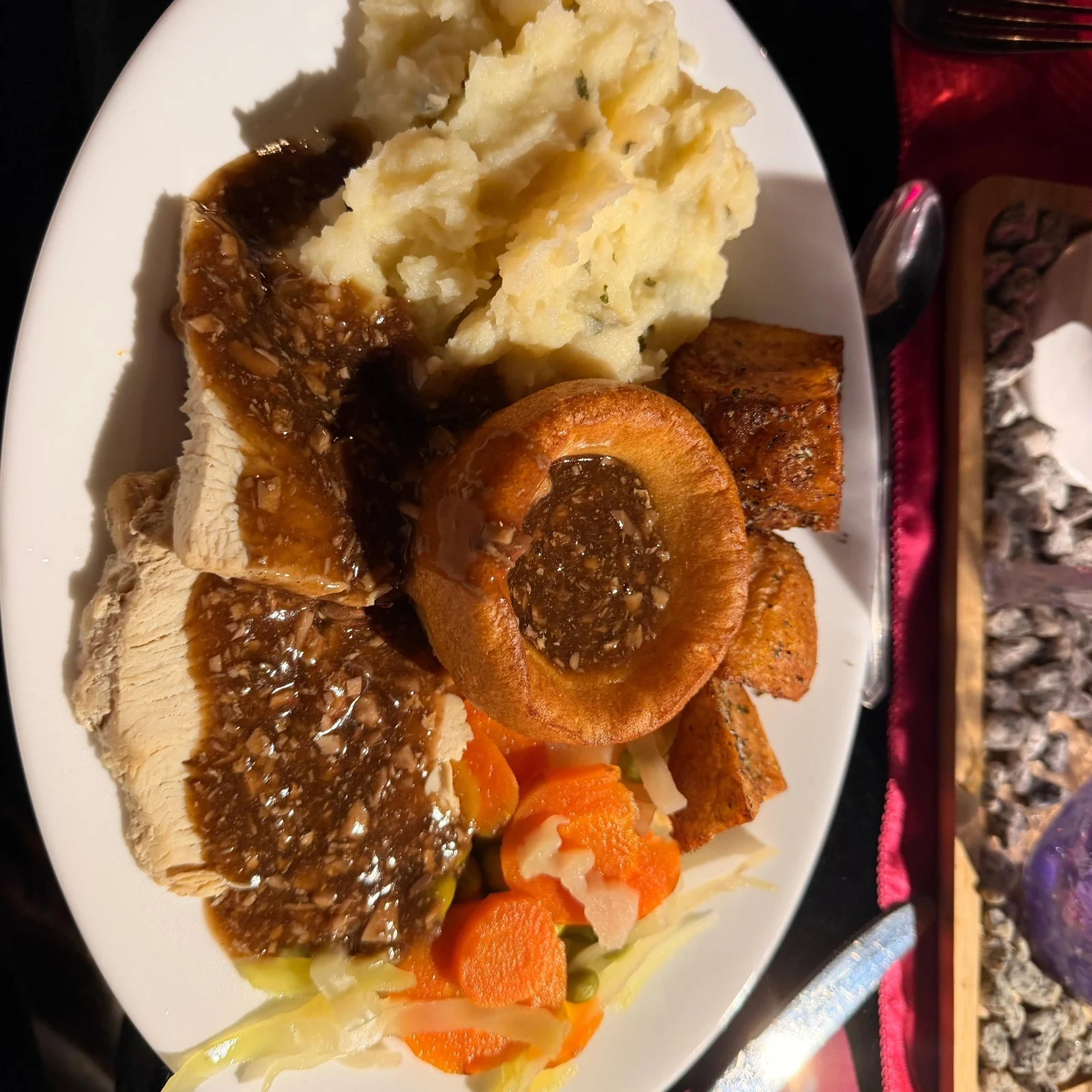 Ein Abend mit Drag-Comedy, Musik und Dinner auf Lanzarote