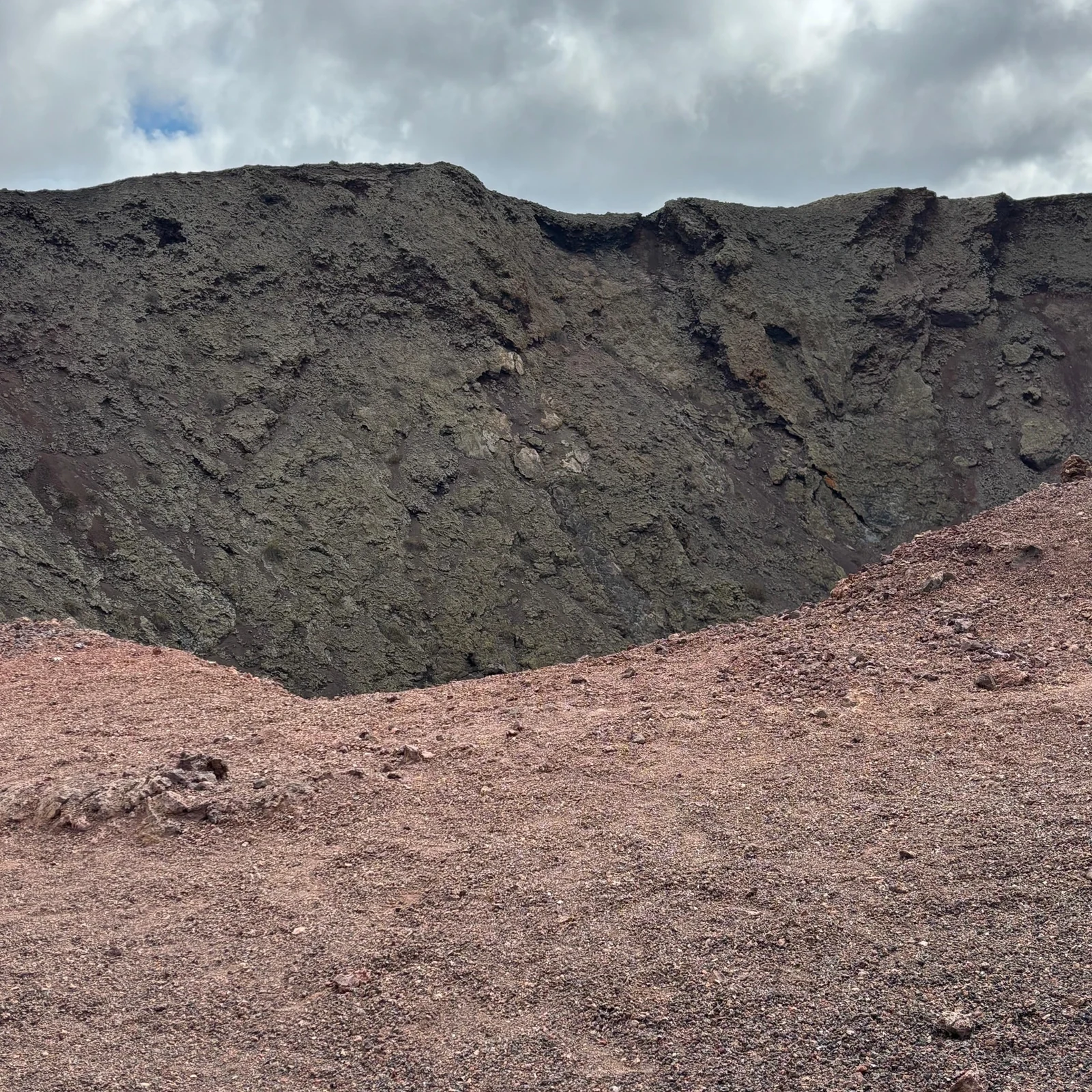 Marchez parmi les laves, volcans et cratères de Timanfaya