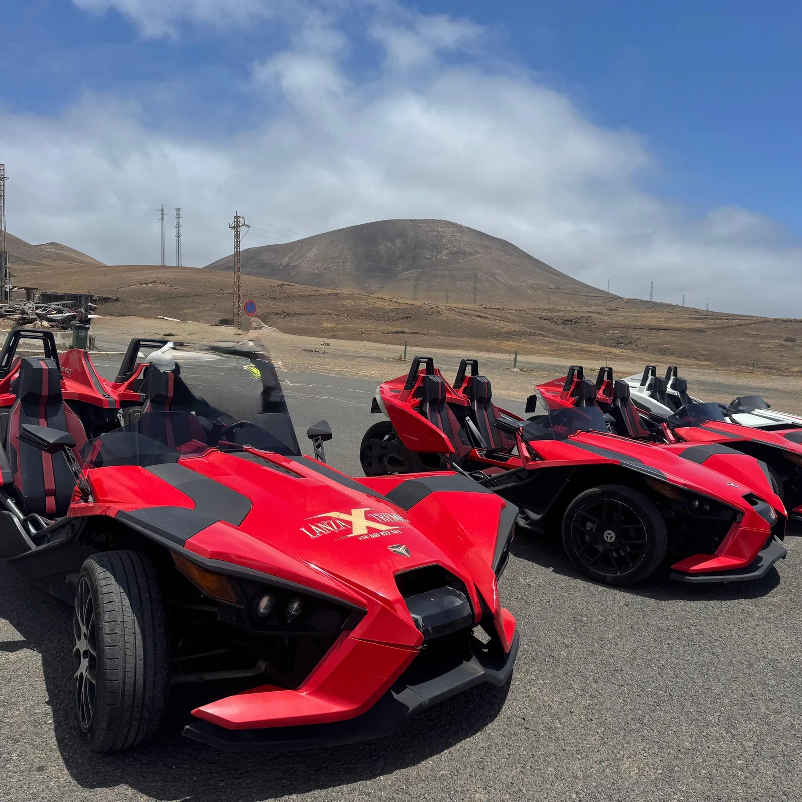 Erkunde Lanzarote am Steuer eines Polaris Slingshot