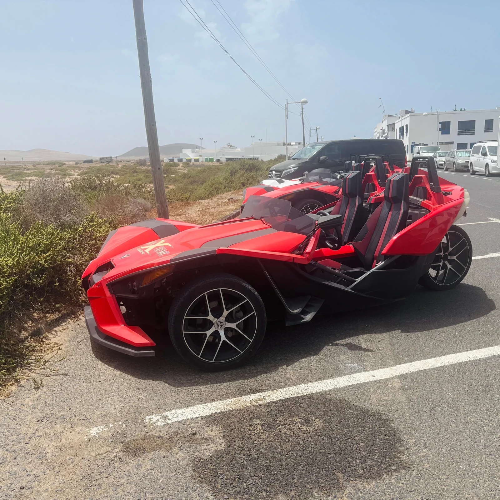 Erkunde Lanzarote am Steuer eines Polaris Slingshot
