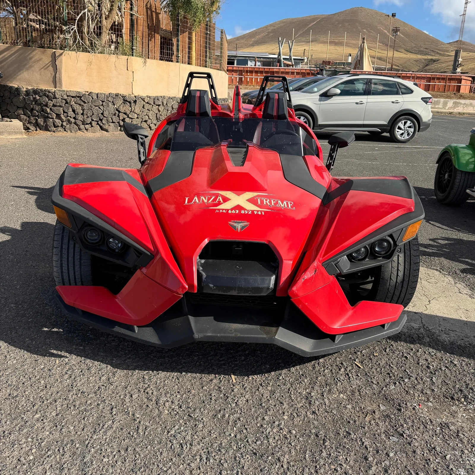 Erkunde Lanzarote am Steuer eines Polaris Slingshot