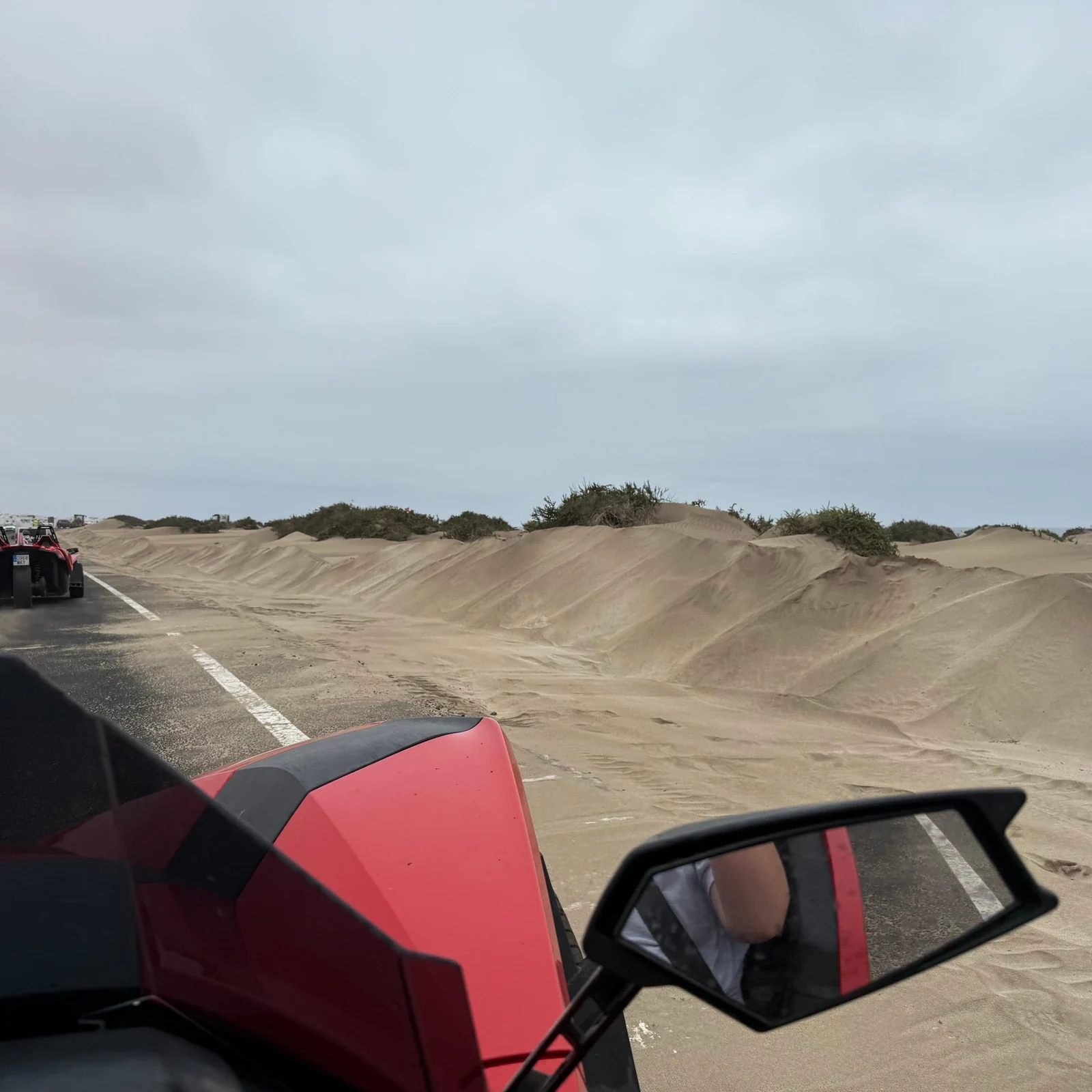 Erkunde Lanzarote am Steuer eines Polaris Slingshot
