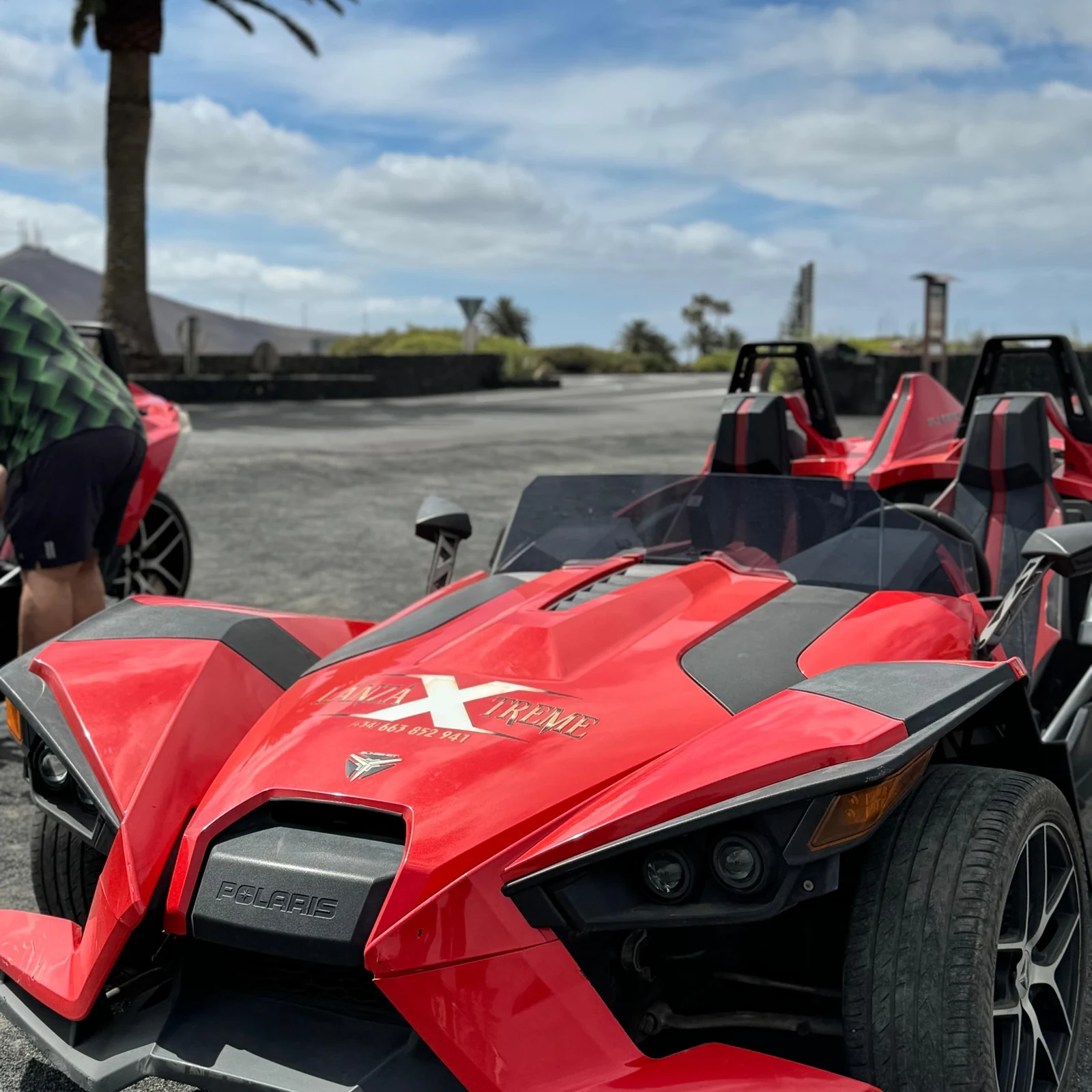 Erkunde Lanzarote am Steuer eines Polaris Slingshot