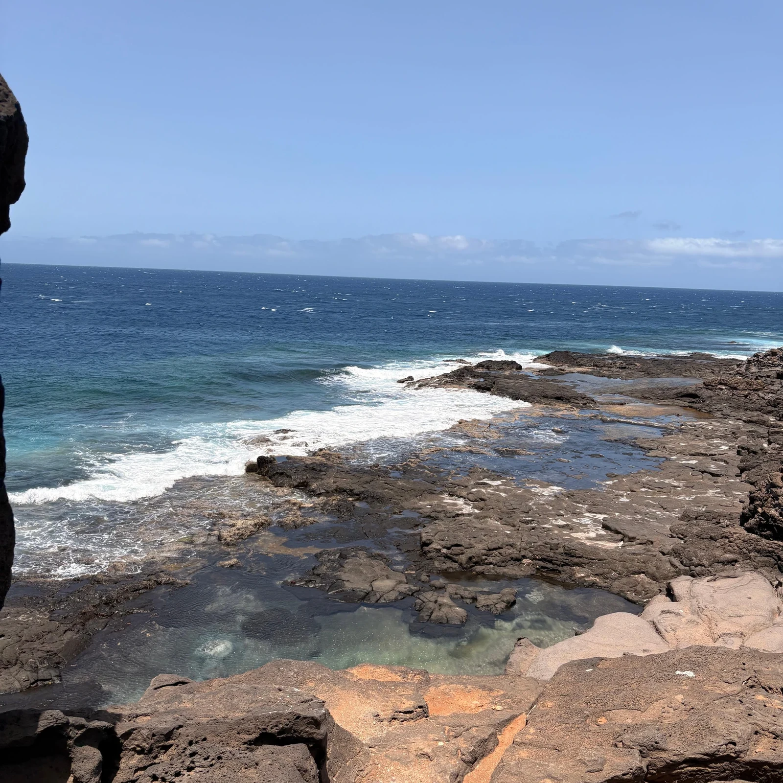 Roulez entre paysages de lave et océan depuis Playa Blanca