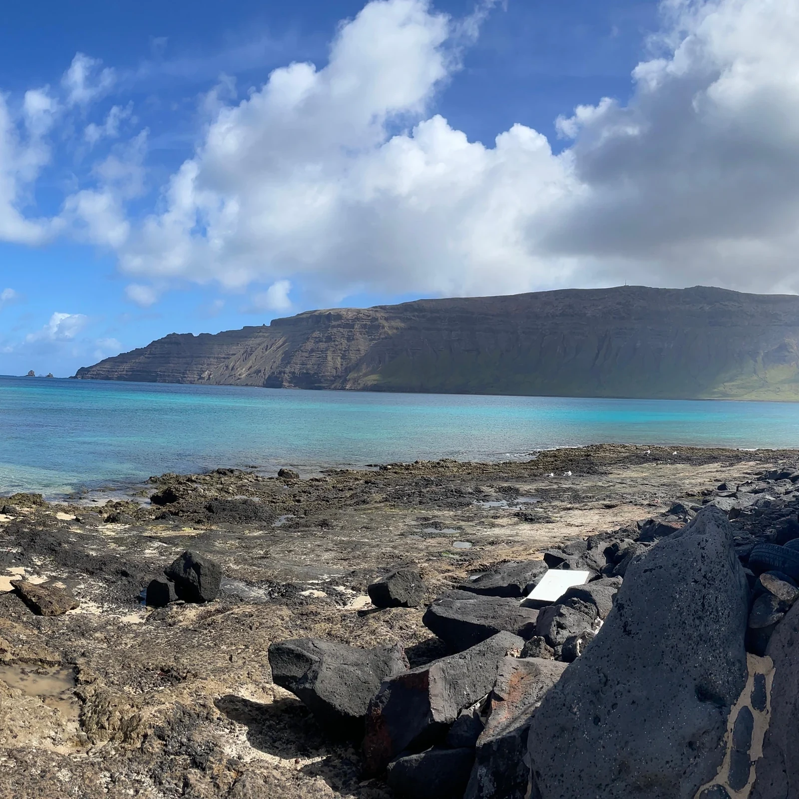 Vom Markt in Teguise nach La Graciosa auf einem organisierten Ausflug