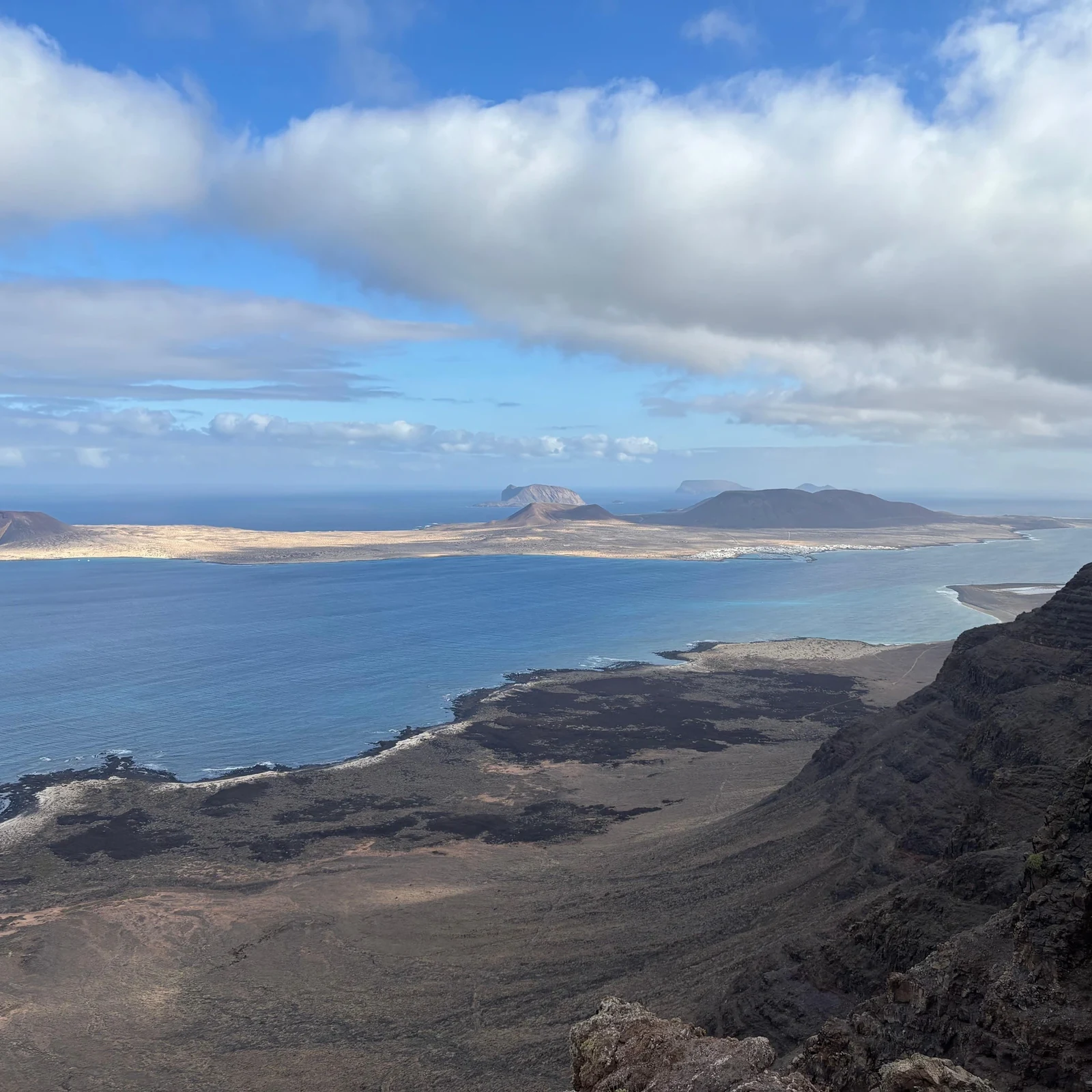 Cueva de los Verdes und Jameos del Agua an einem halben Tag erleben