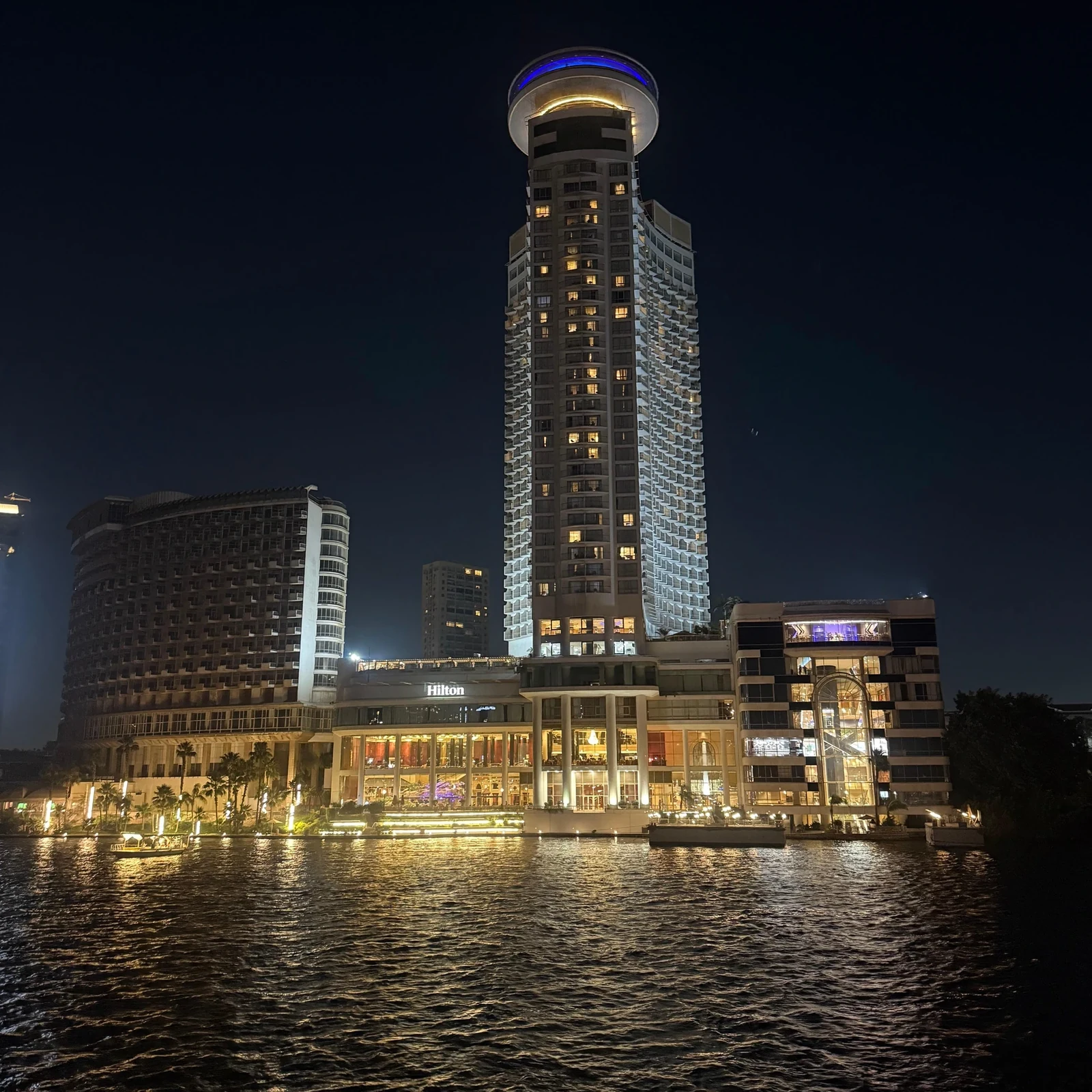 Dîner, vues nocturnes et spectacle à bord du Nile Royal Topaz