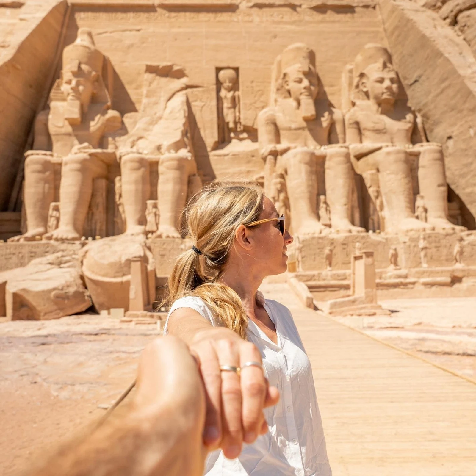 Five days connecting the pyramids, the Nile and Abu Simbel