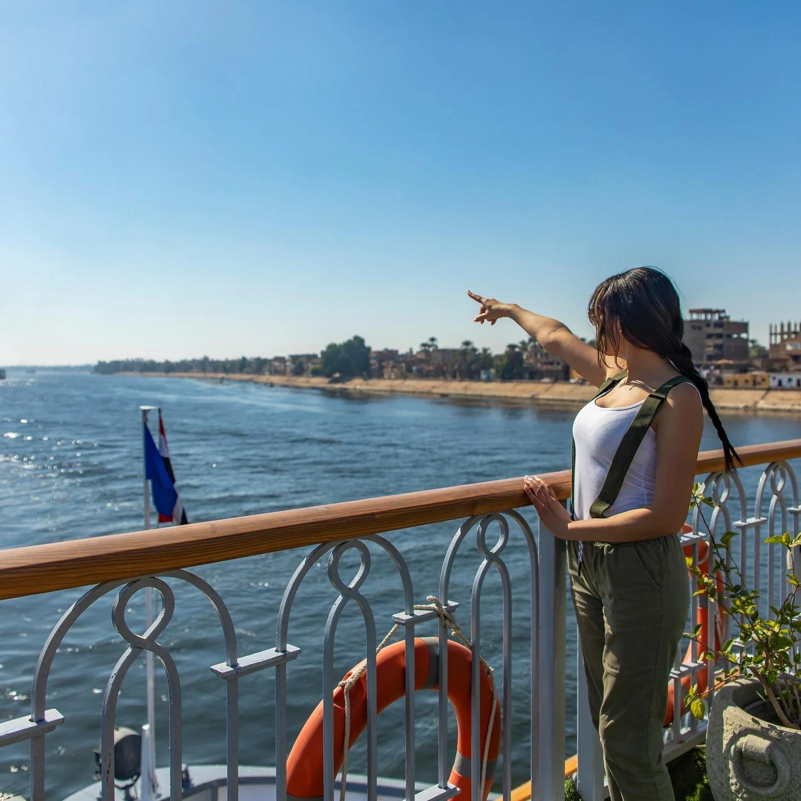 Five days connecting the pyramids, the Nile and Abu Simbel