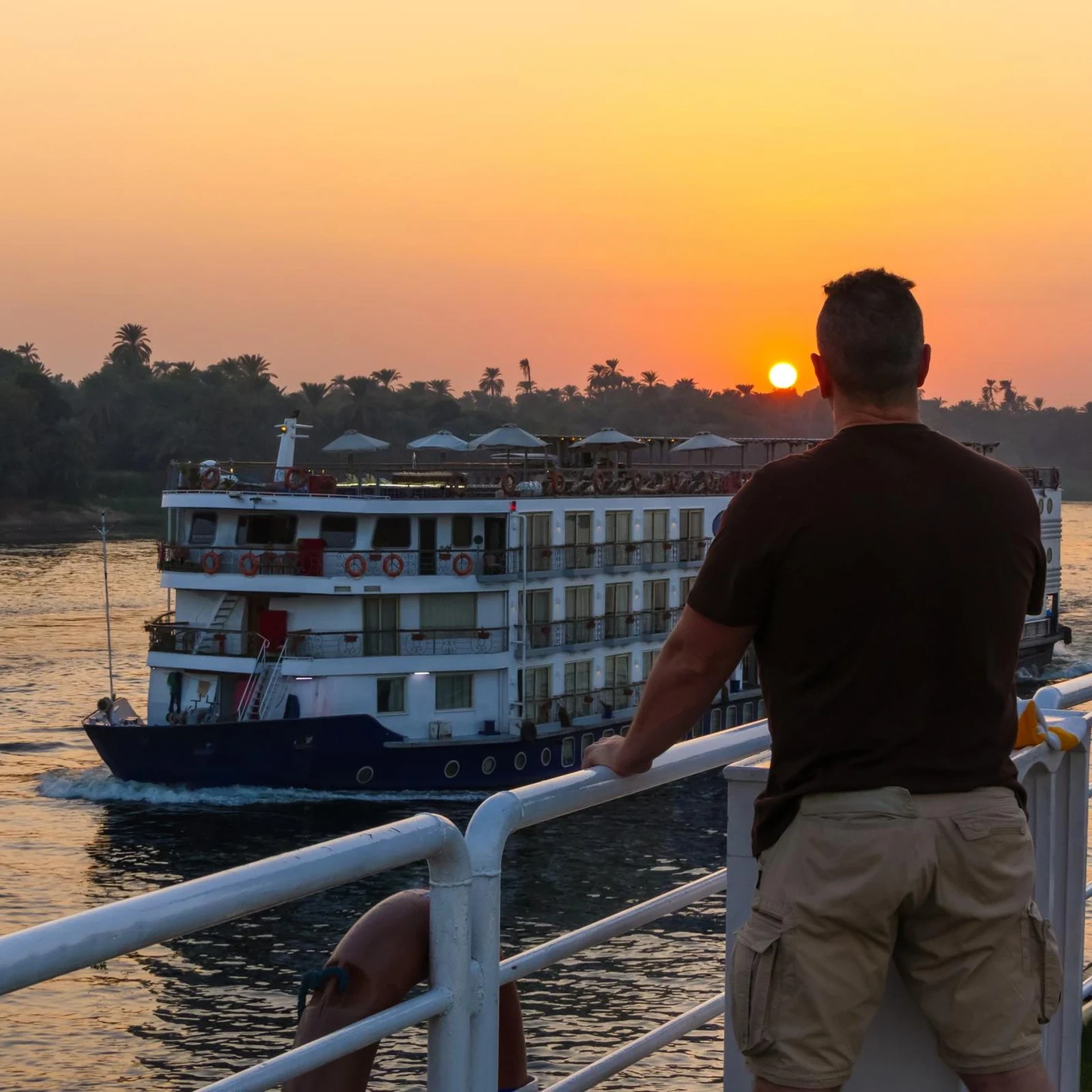 Five days connecting the pyramids, the Nile and Abu Simbel