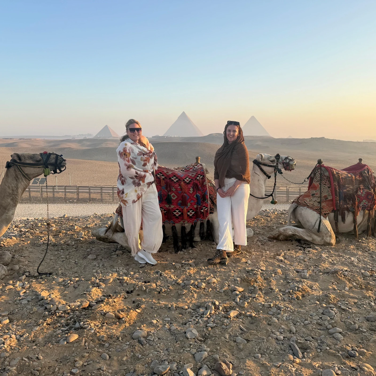 Giza at sunrise: pyramids, ride and breakfast