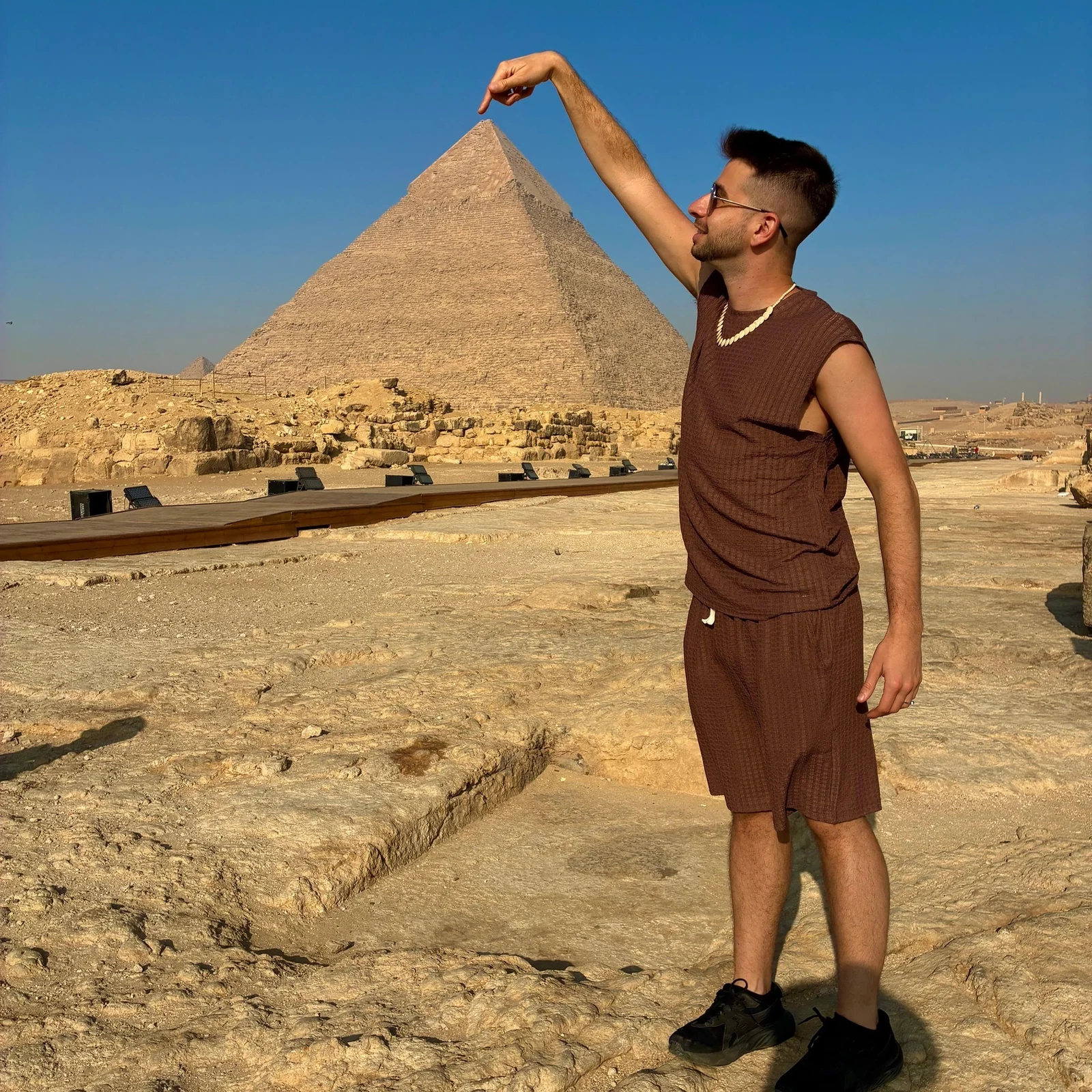 Giza at sunrise: pyramids, ride and breakfast