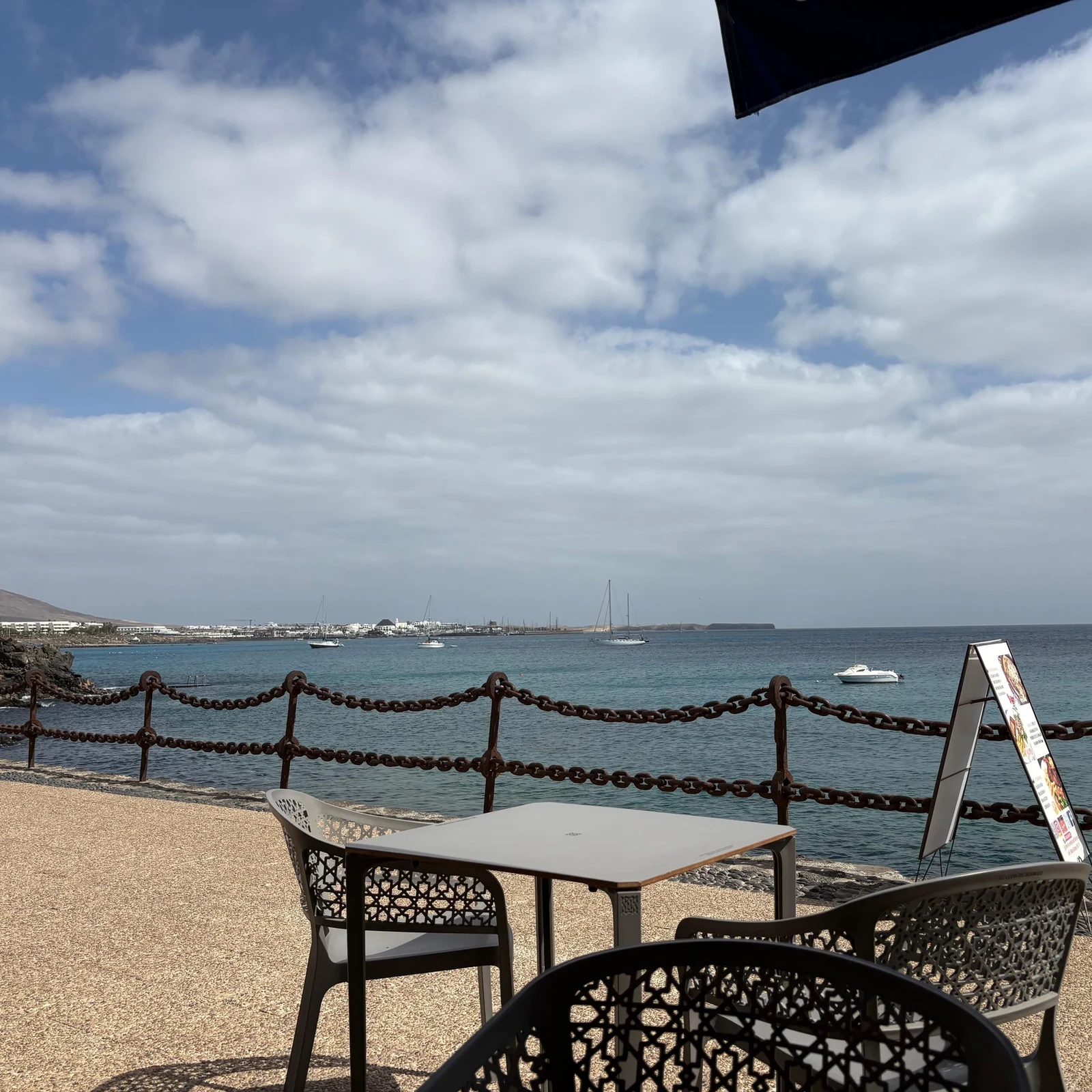In 35 Minuten zwischen Lanzarote und Fuerteventura