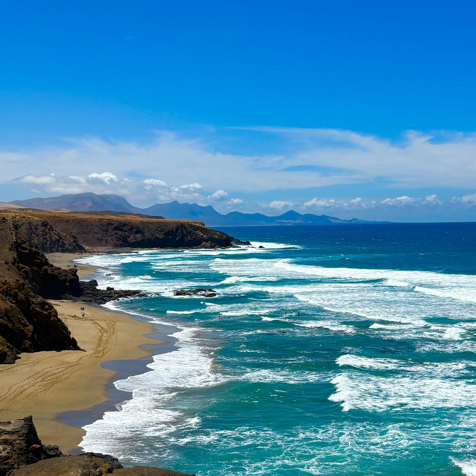 Descubre los grandes contrastes de Fuerteventura en un solo recorrido