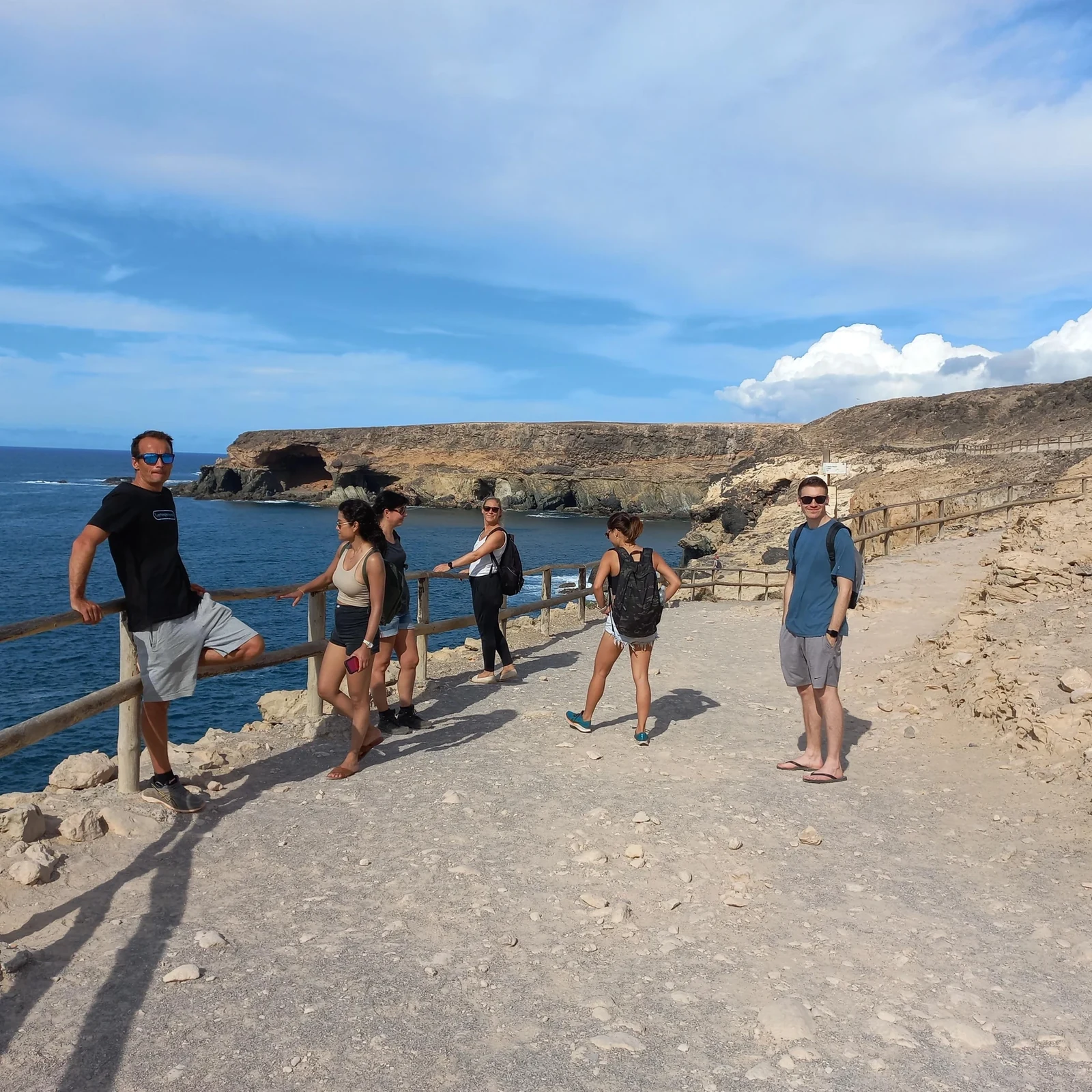 Camina por Las Peñitas y descubre las cuevas de Ajuy