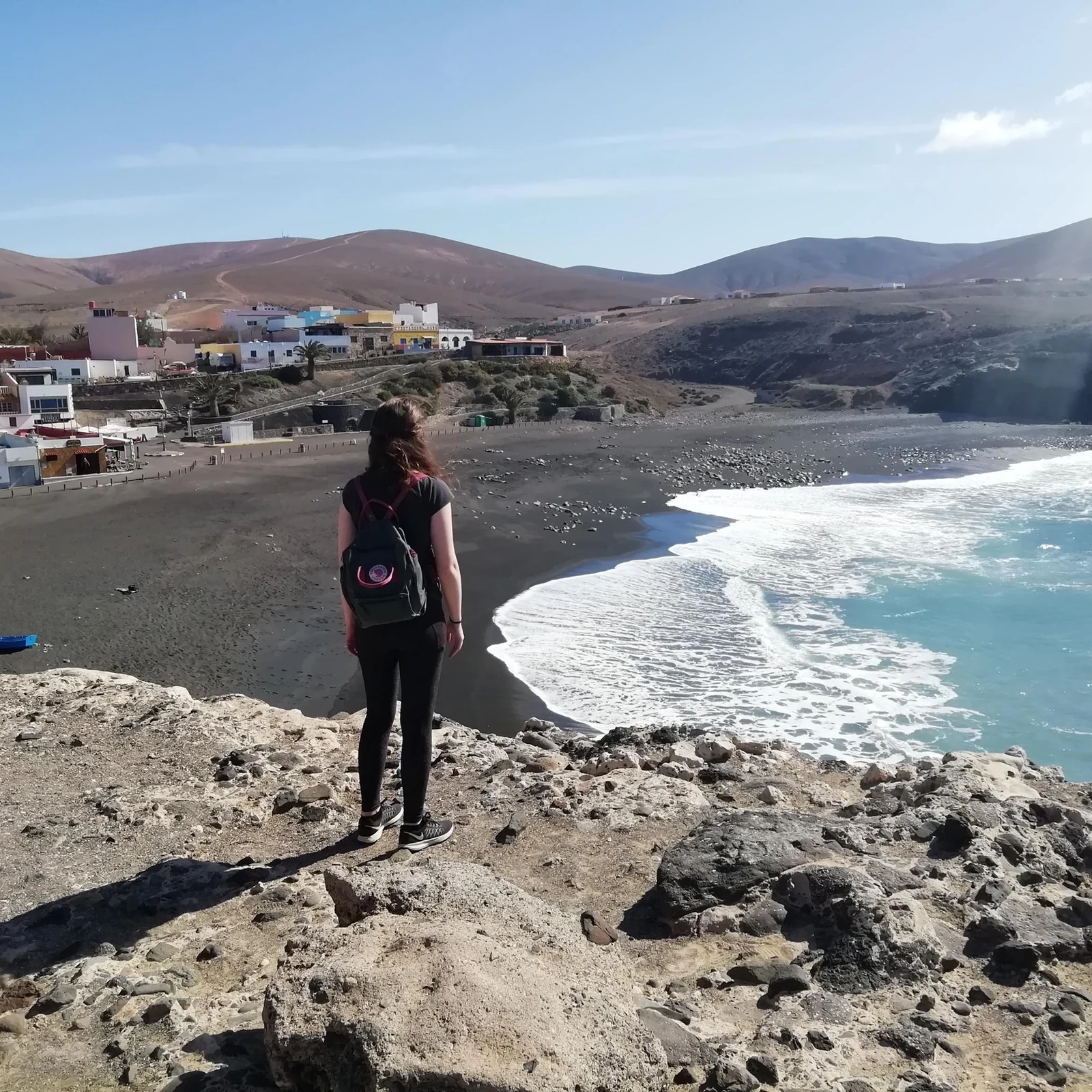 Camina por Las Peñitas y descubre las cuevas de Ajuy
