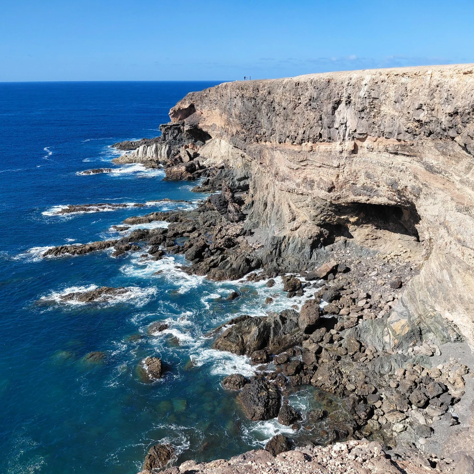 Two wild landscapes on one western Fuerteventura hike