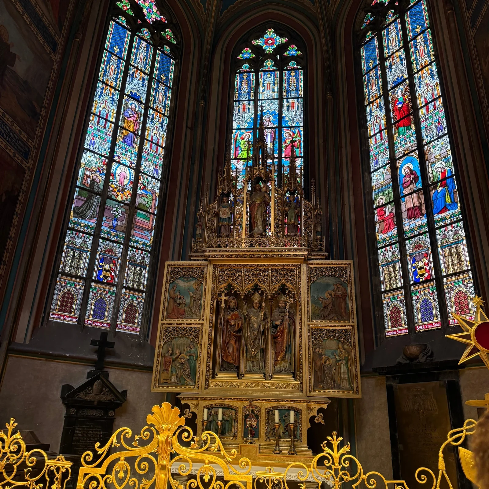 Découvrez quatre espaces du château de Prague à votre rythme