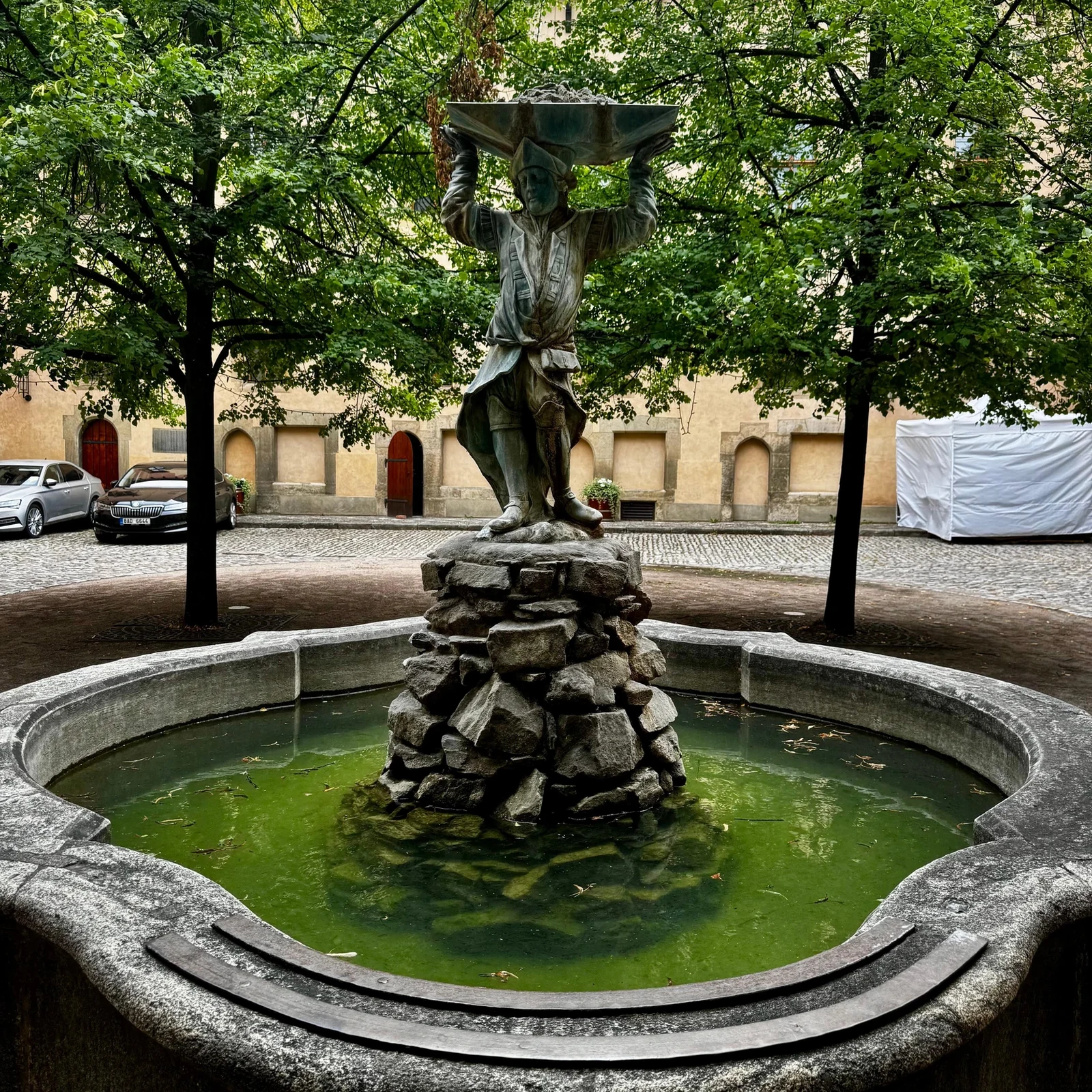 Kutná Hora y la Capilla de los Huesos desde Praga